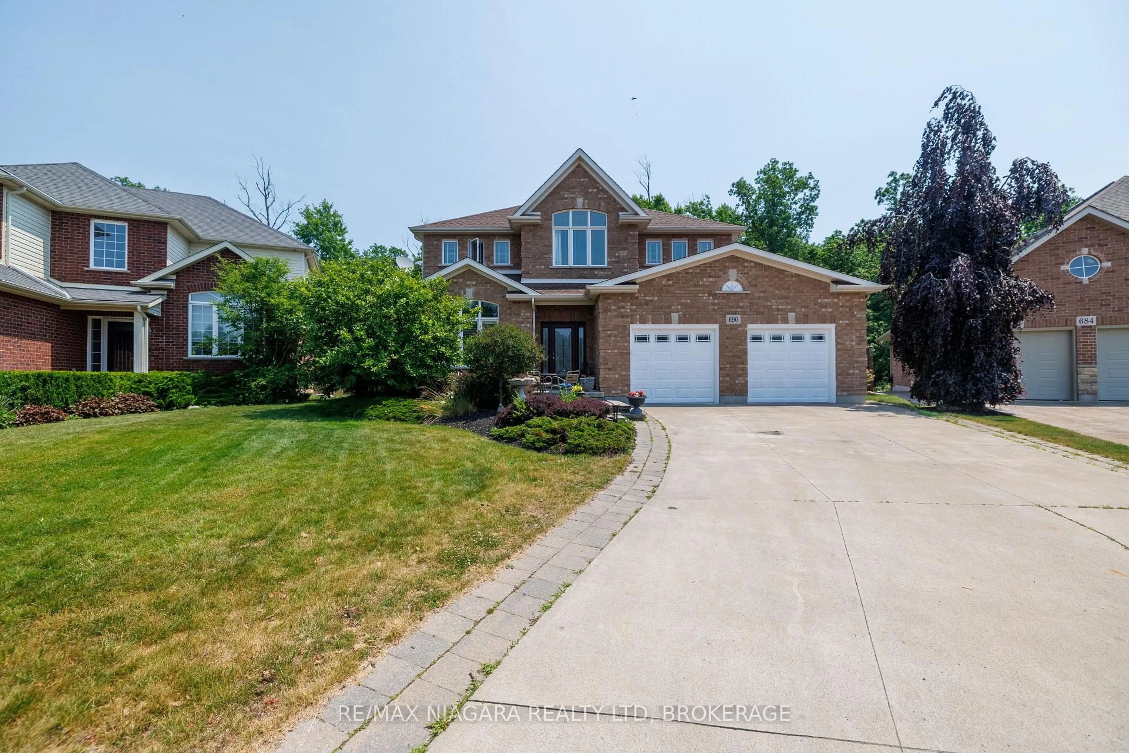 Home with brick exterior material, street for 690 Brian St, Fort Erie Ontario L2A 6W2