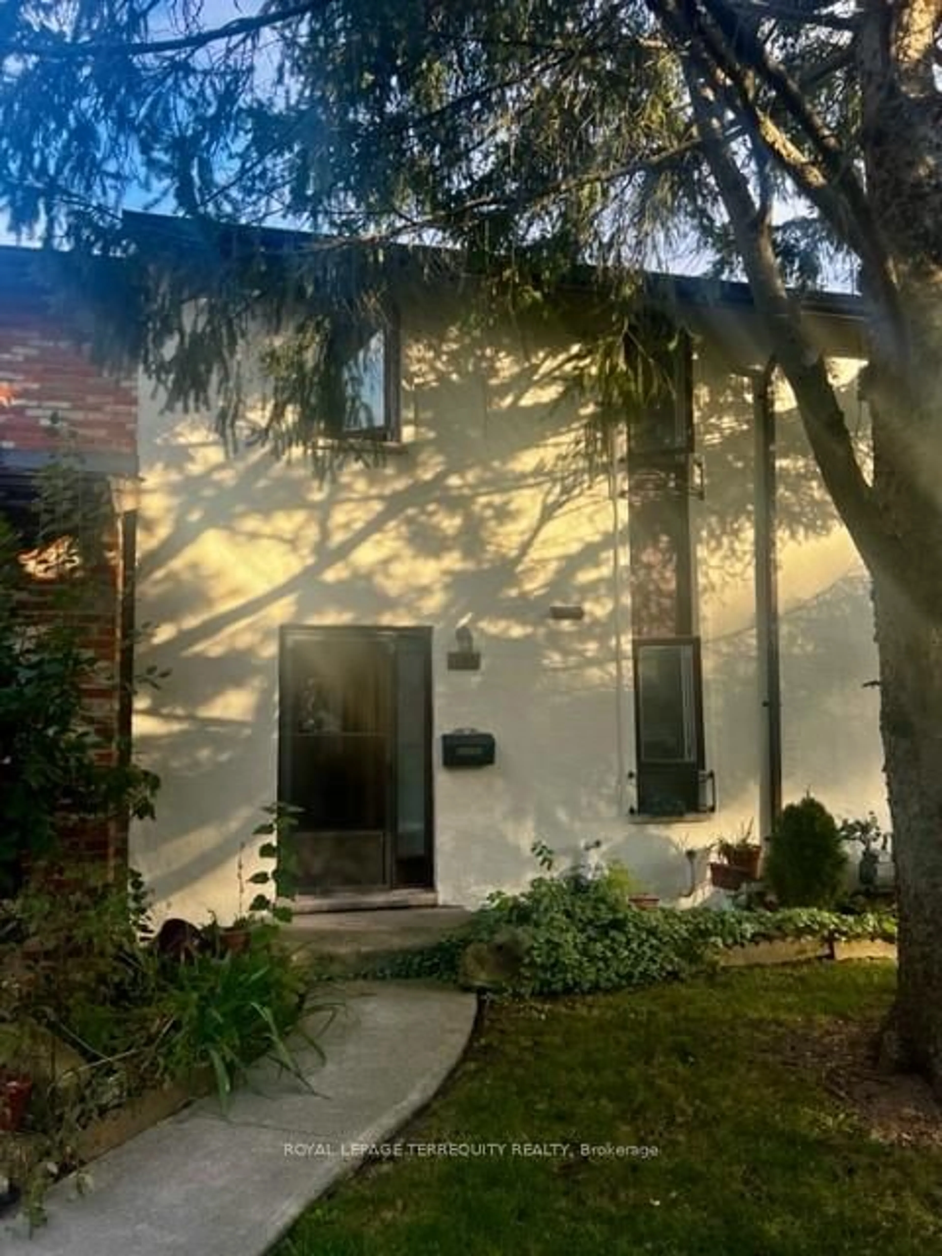 Unknown for 183 Millbank Dr #3, London South Ontario N6C 4V9