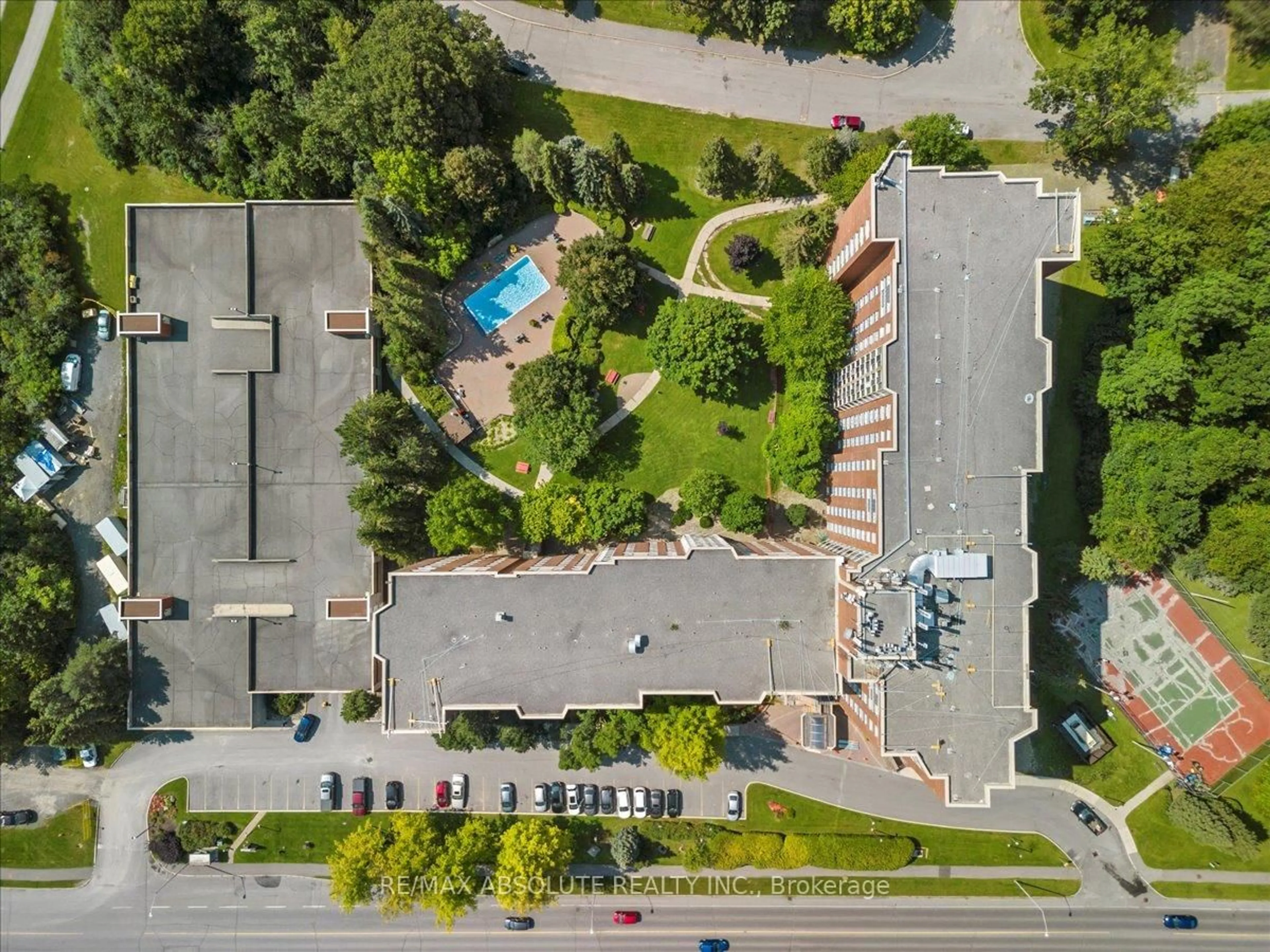 A pic from outside/outdoor area/front of a property/back of a property/a pic from drone, street for 960 TERON Dr #719, Ottawa Ontario K2K 2B6