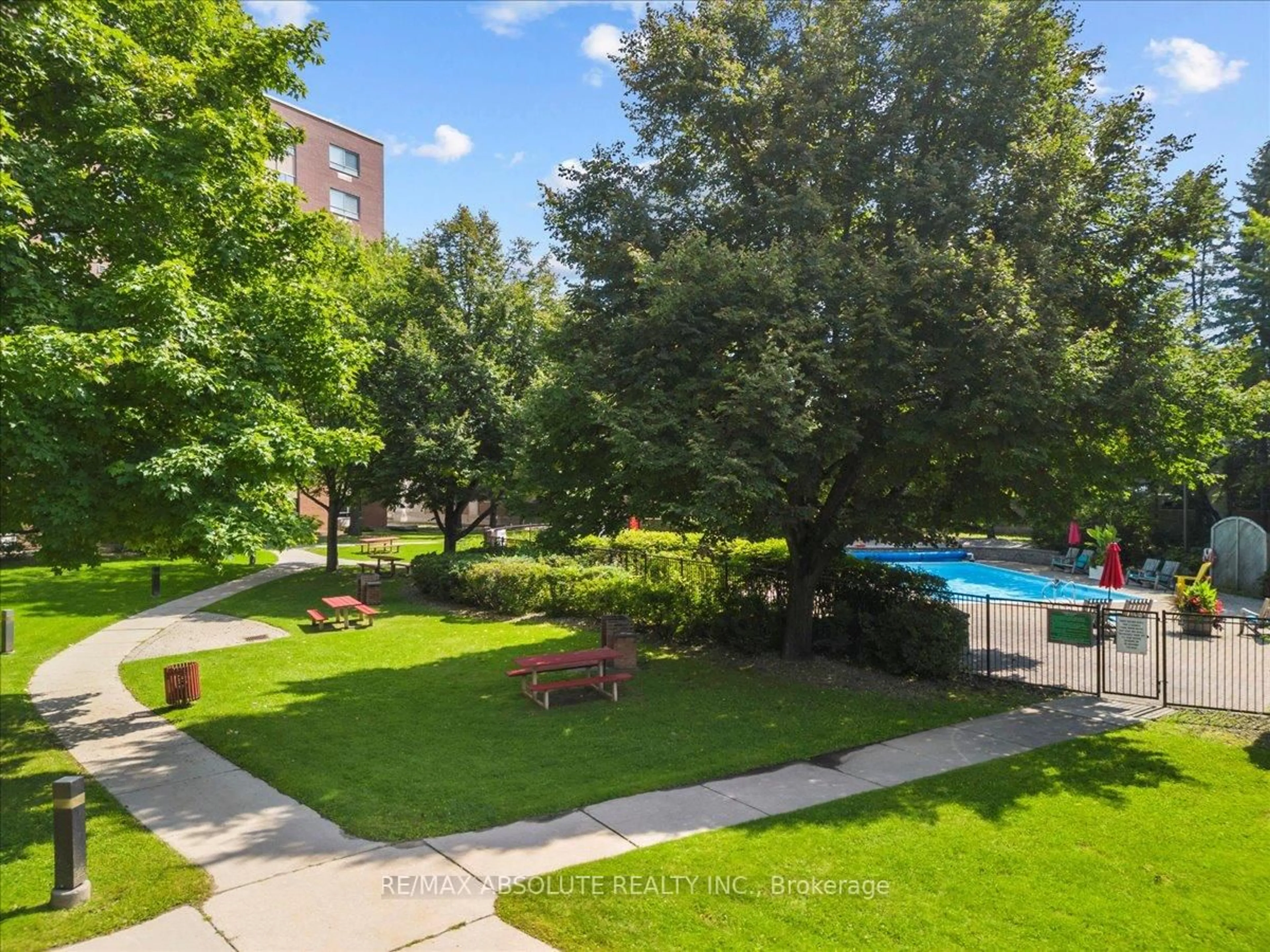 A pic from outside/outdoor area/front of a property/back of a property/a pic from drone, city buildings view from balcony for 960 TERON Dr #719, Ottawa Ontario K2K 2B6