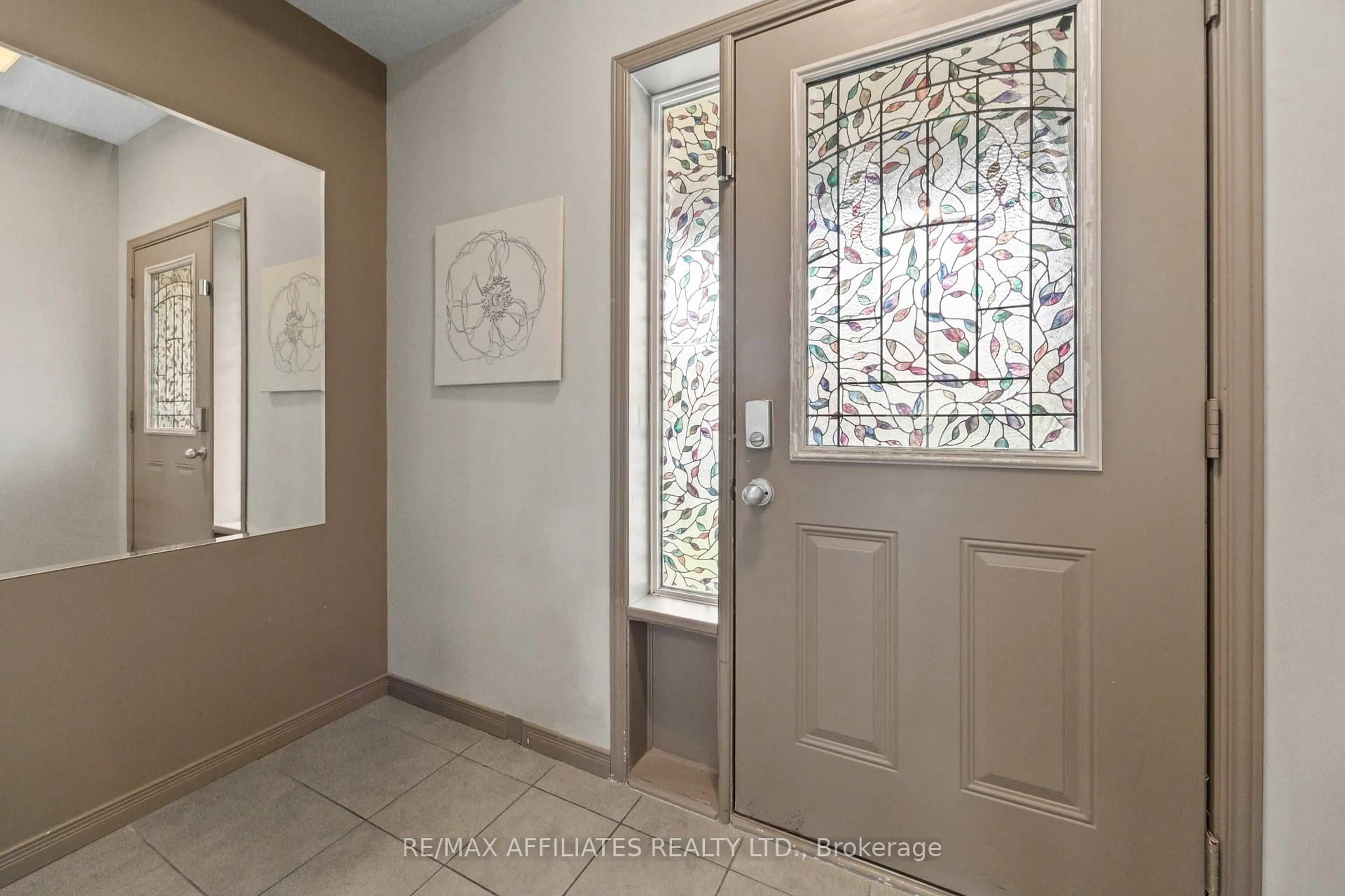 Indoor entryway for 60 Hackberry Tr, Carleton Place Ontario K7C 0B1