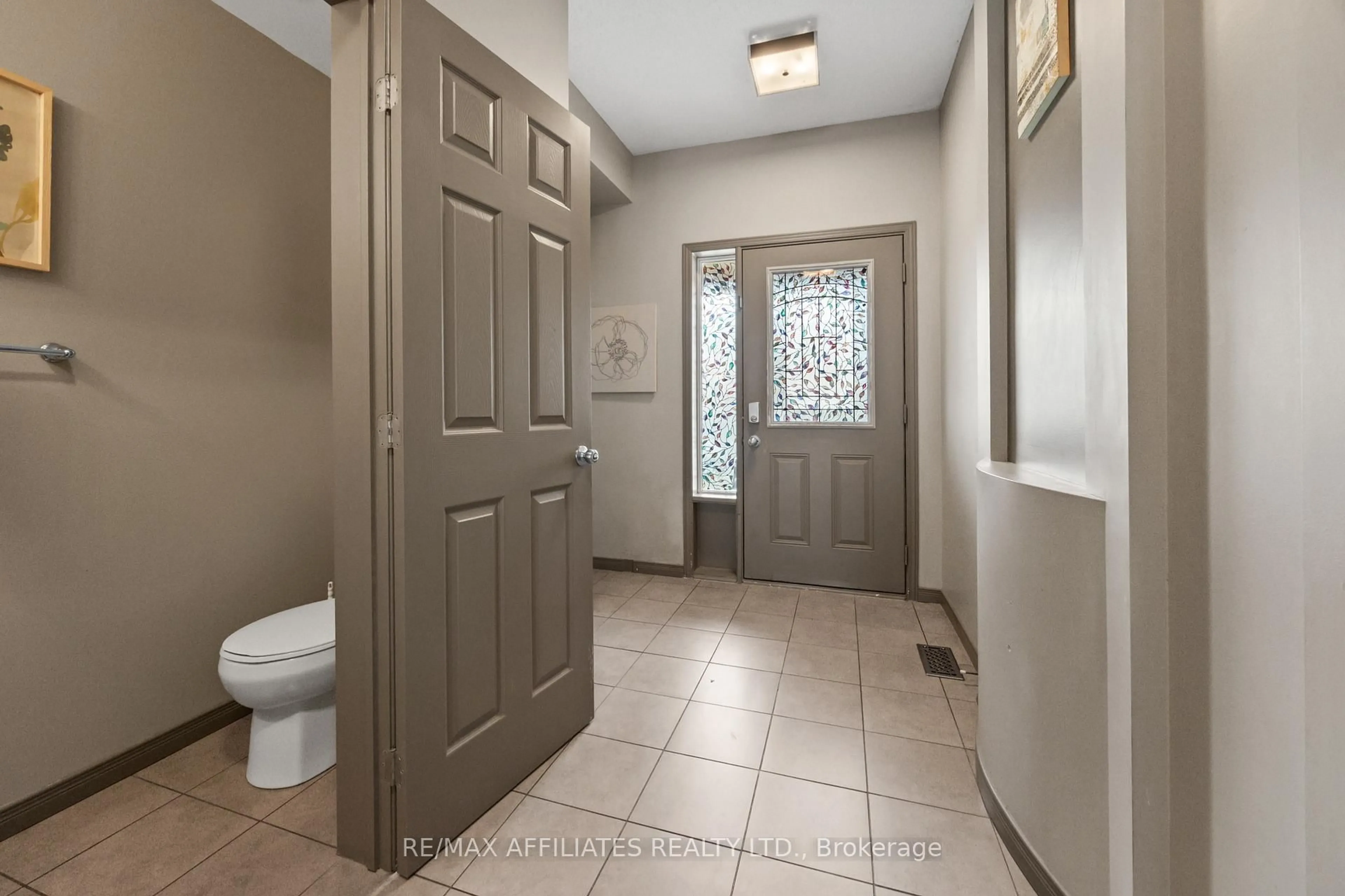 Indoor entryway for 60 Hackberry Tr, Carleton Place Ontario K7C 0B1