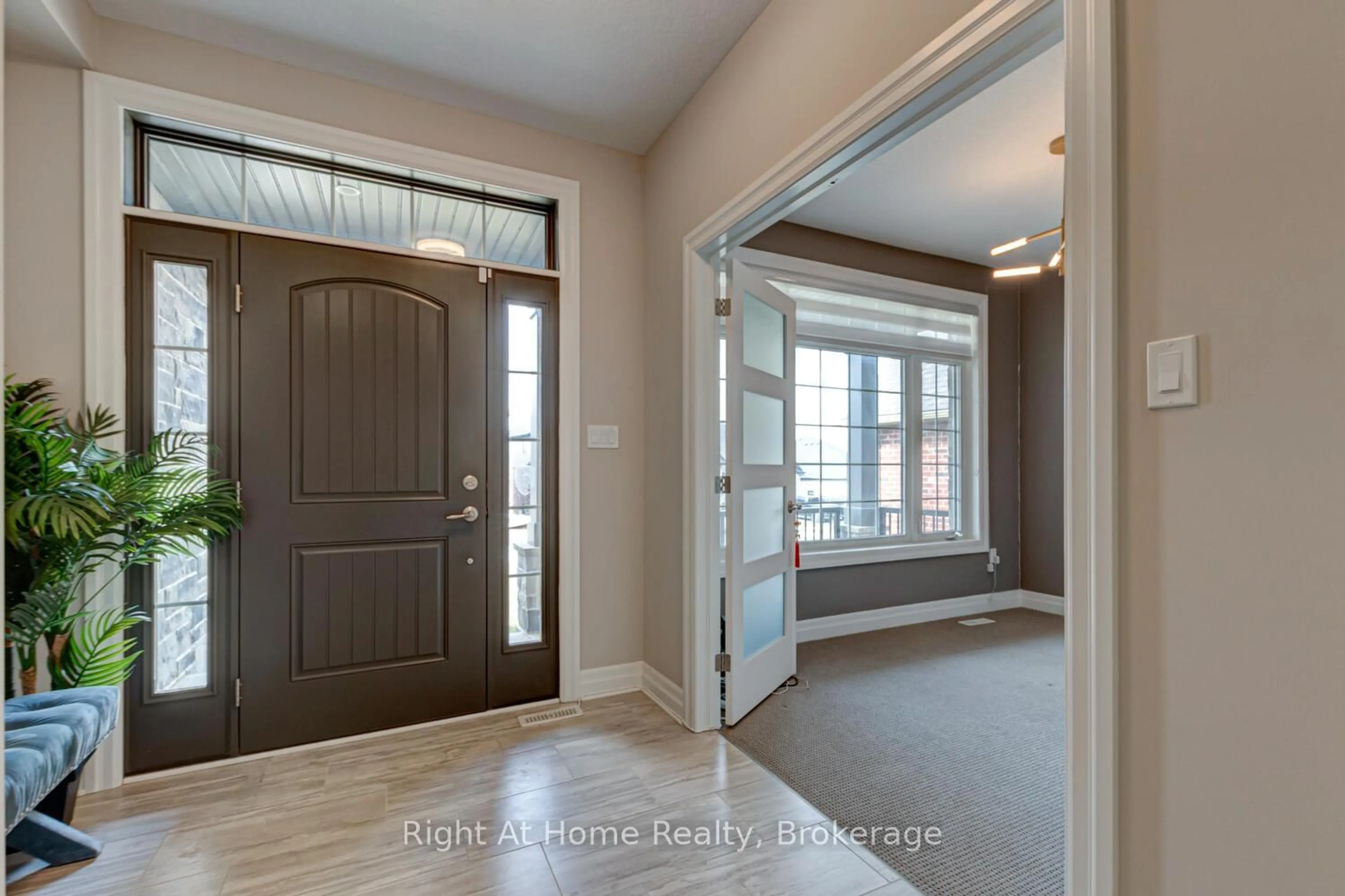 Indoor entryway for 1038 Trailsway Ave, London South Ontario N6K 0J2