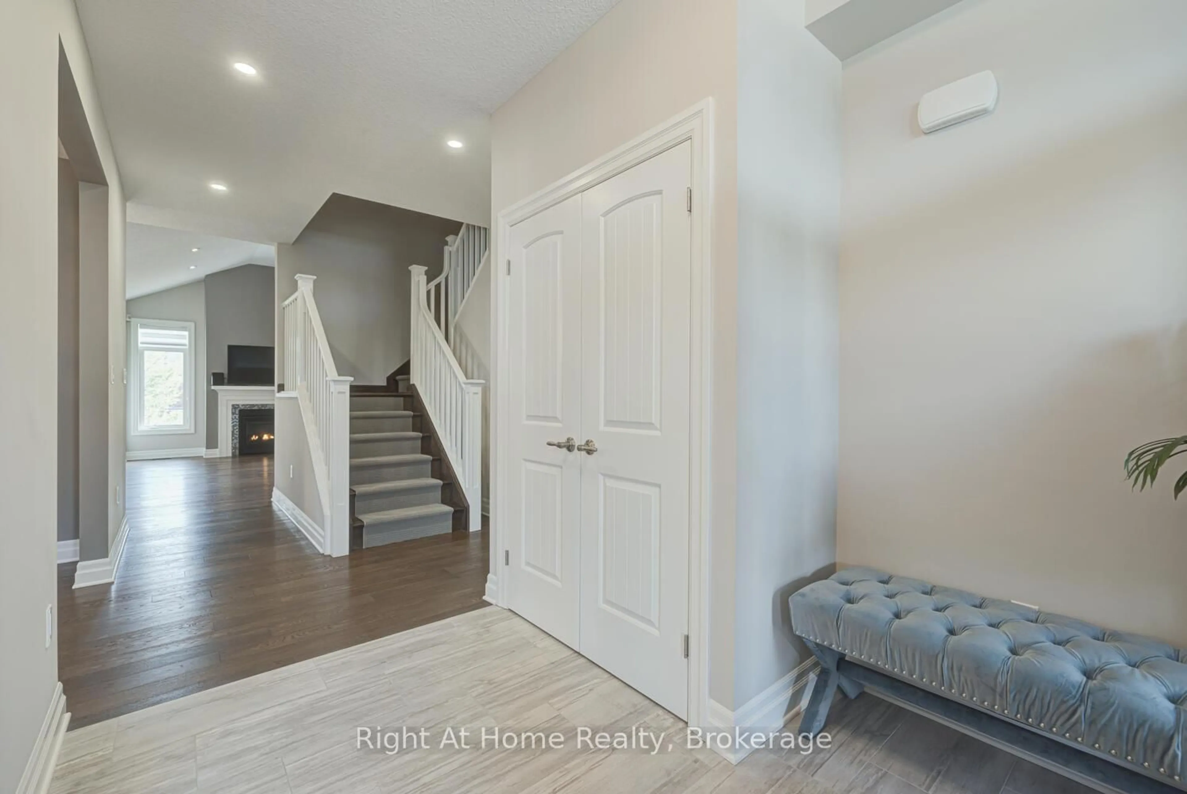 Indoor entryway for 1038 Trailsway Ave, London South Ontario N6K 0J2