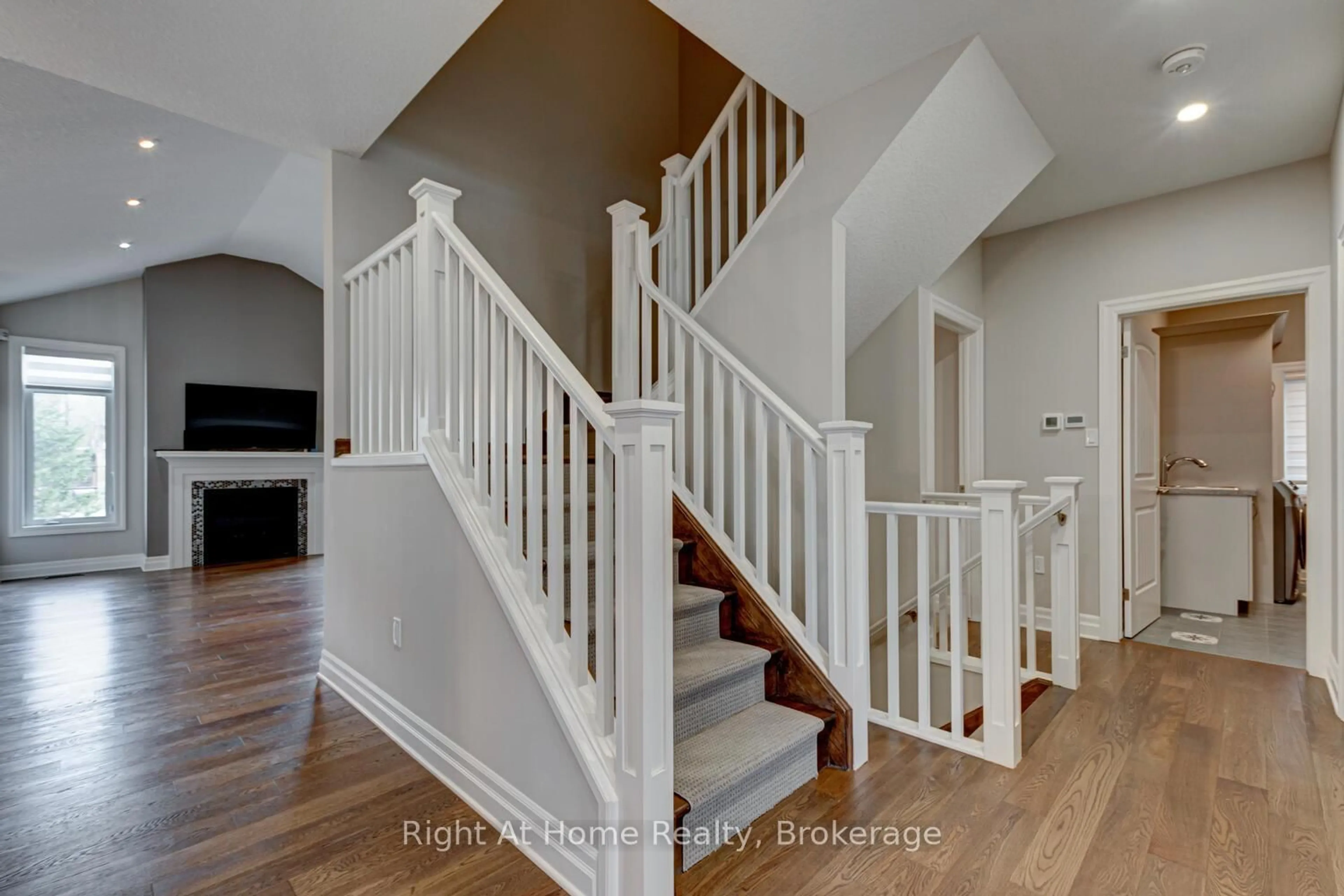 Stairs for 1038 Trailsway Ave, London South Ontario N6K 0J2