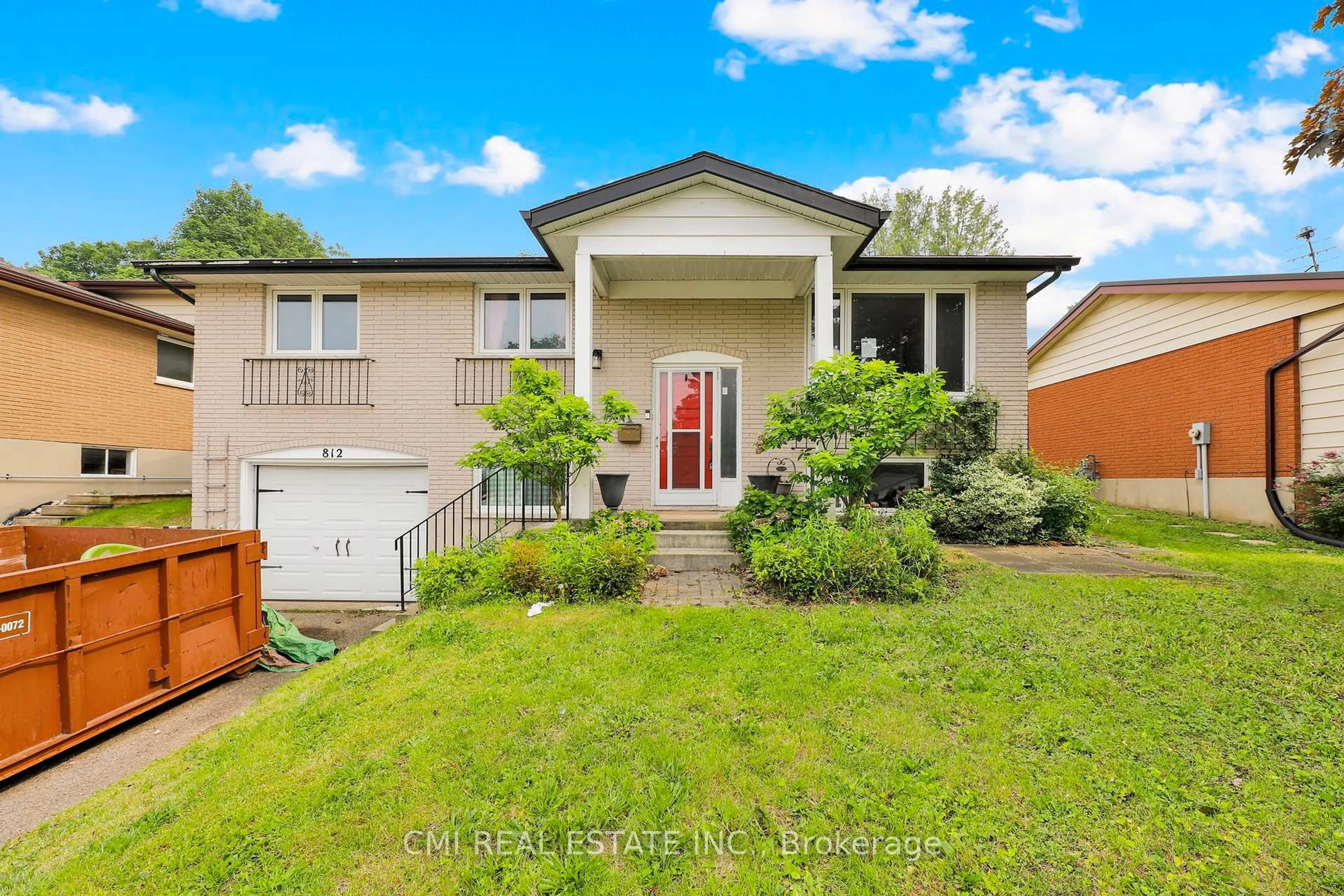 Unknown for 812 Dufferin St, Woodstock Ontario N4S 1Y7
