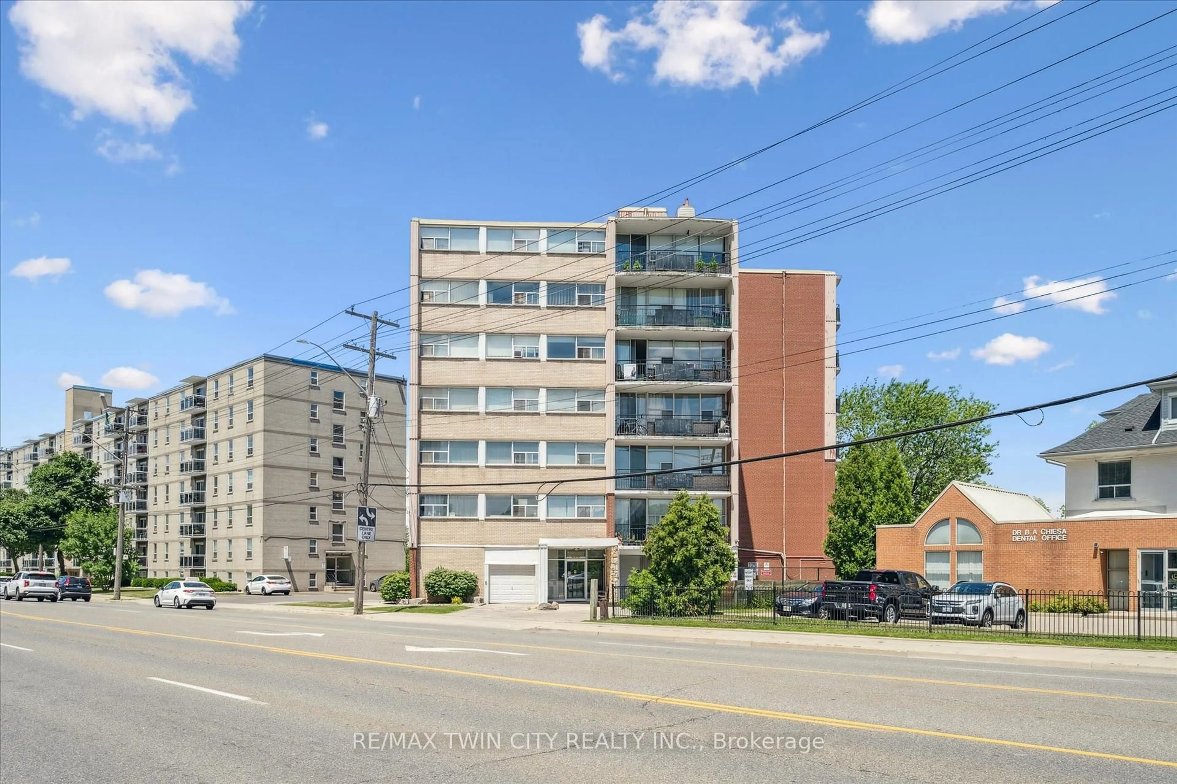 Unknown for 293 Mohawk Rd #302, Hamilton Ontario L9A 2J1