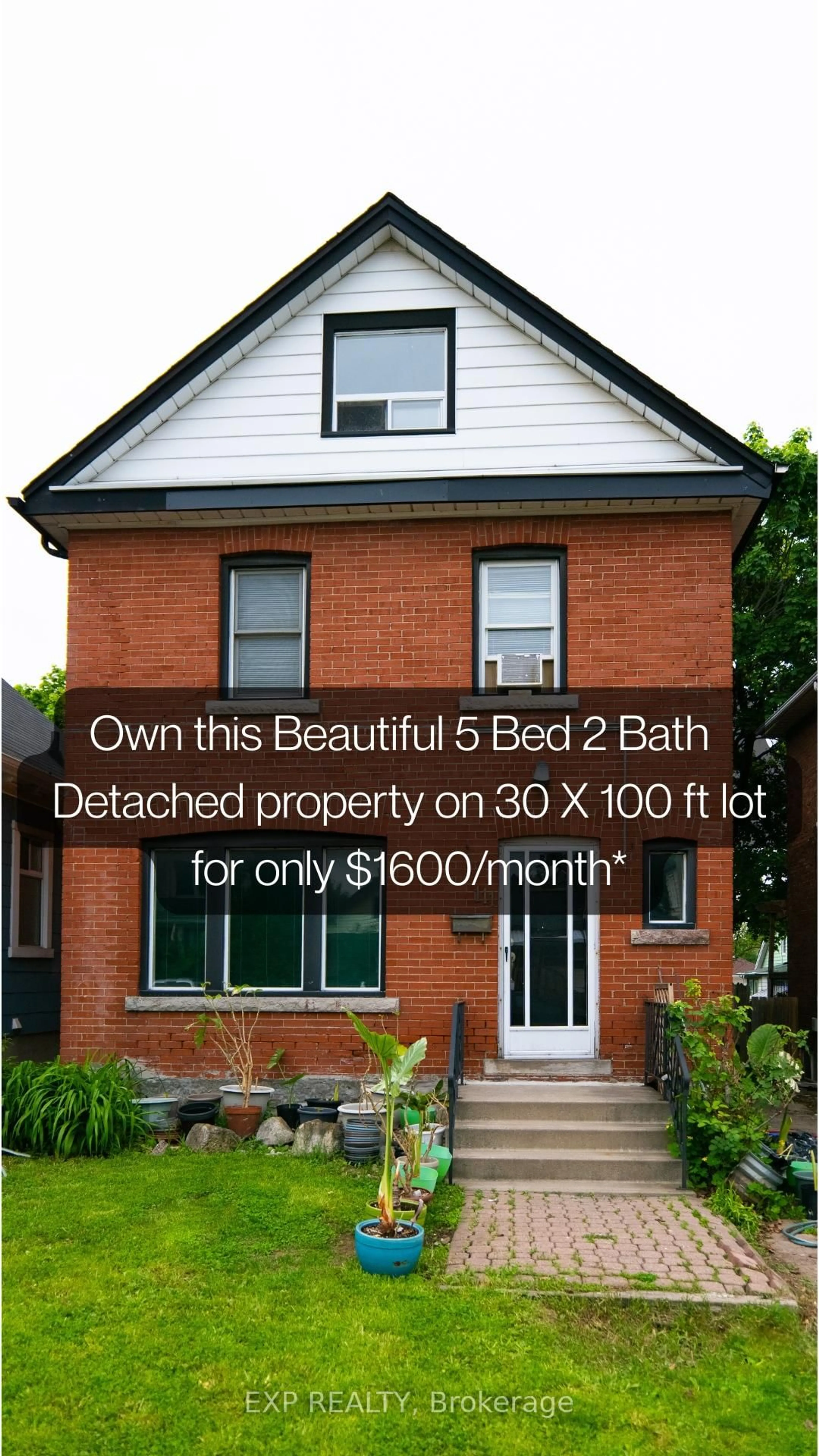 Home with brick exterior material, building for 111 Park Row, Hamilton Ontario L8H 4E5