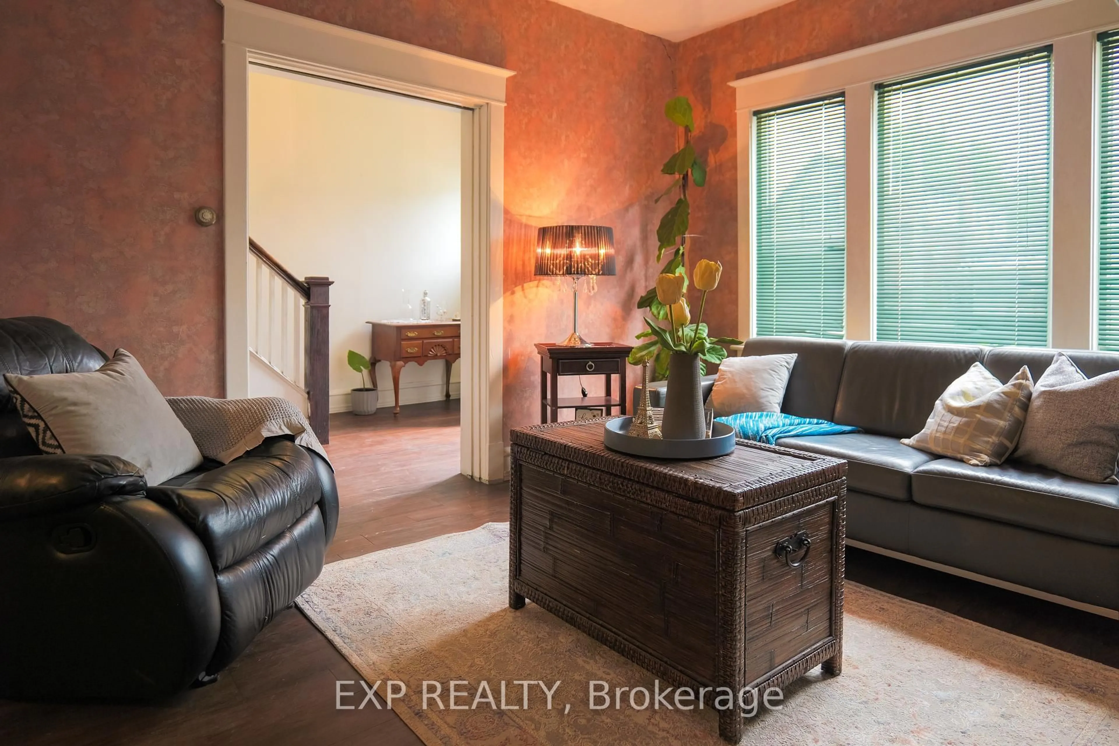 Unknown for 111 Park Row, Hamilton Ontario L8H 4E5