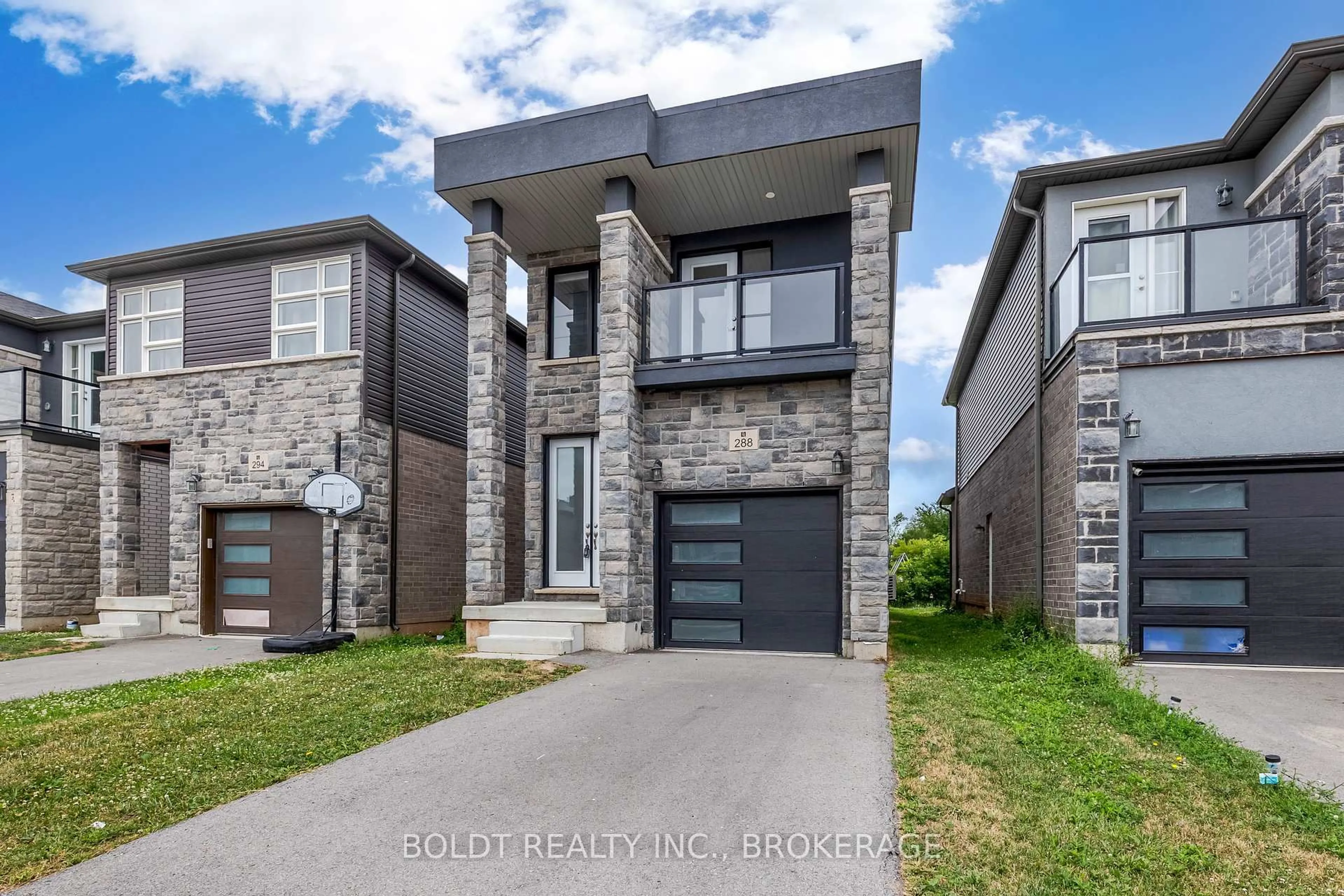 Home with brick exterior material, street for 288 LOUISE St, Welland Ontario L3B 0H8