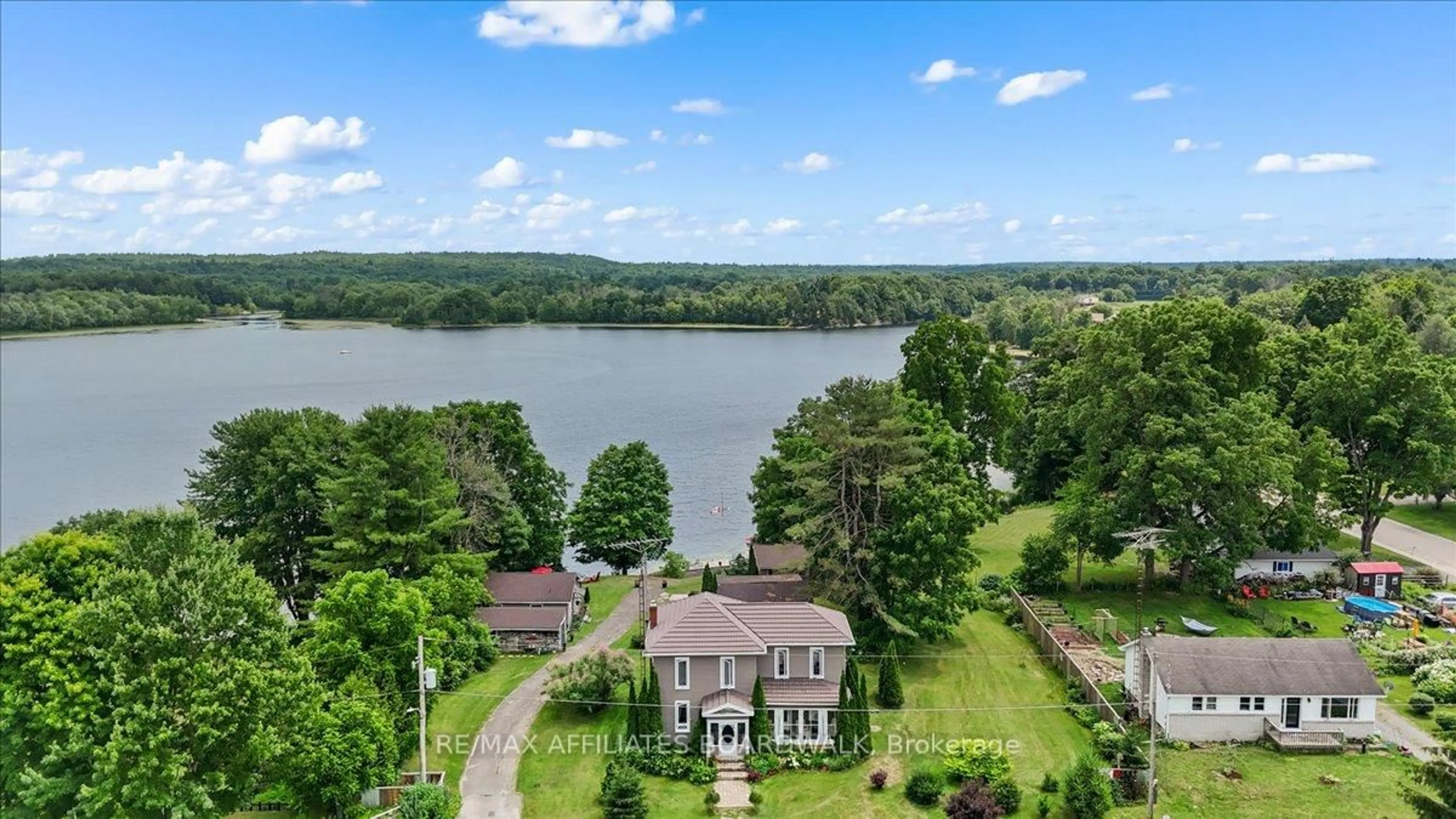 A pic from outside/outdoor area/front of a property/back of a property/a pic from drone, water/lake/river/ocean view for 119 Oakel St, Leeds and the Thousand Islands Ontario K0E 0A6