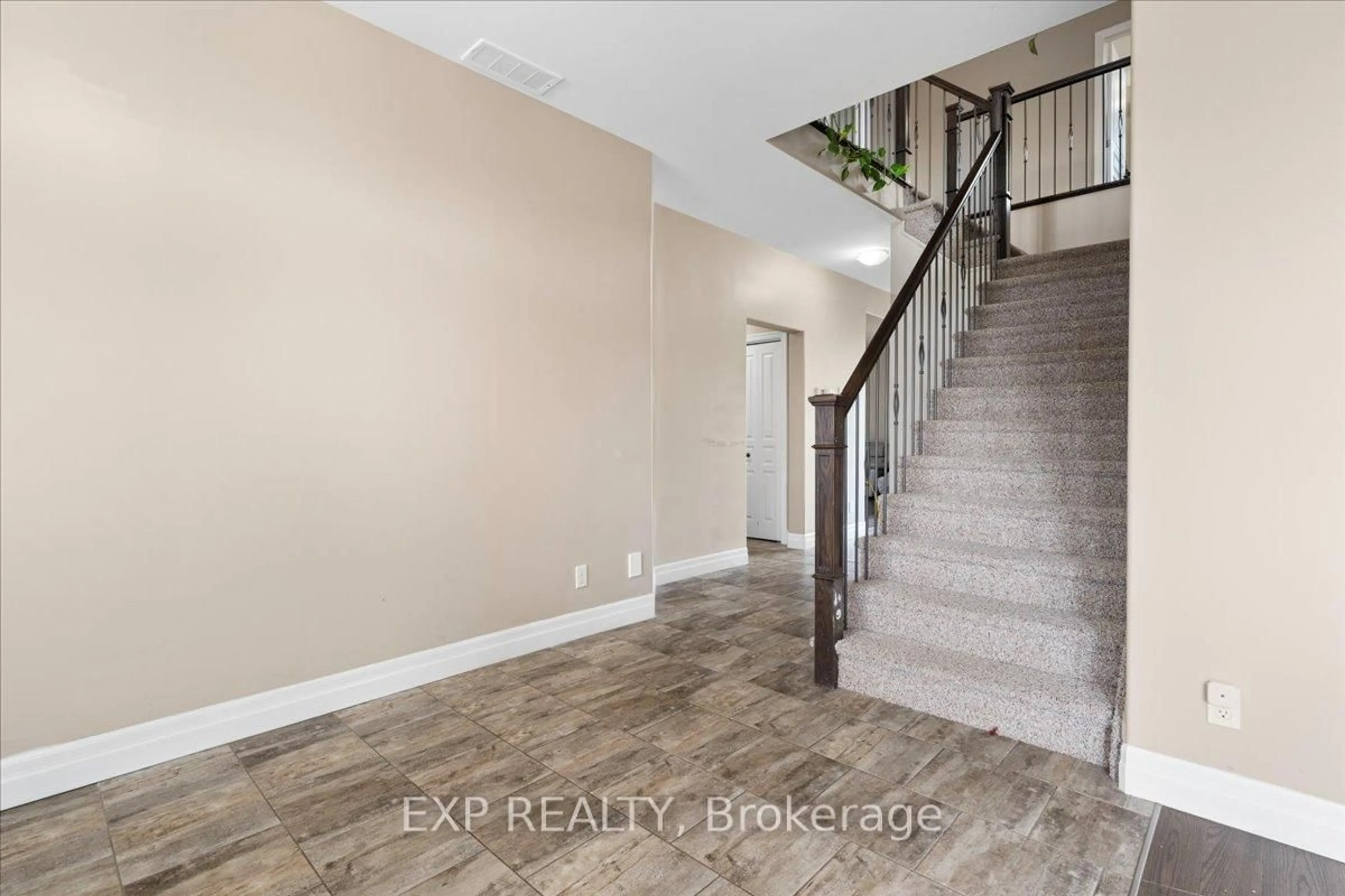 Indoor entryway for 22 Farmington Cres, Belleville Ontario K8N 0J8