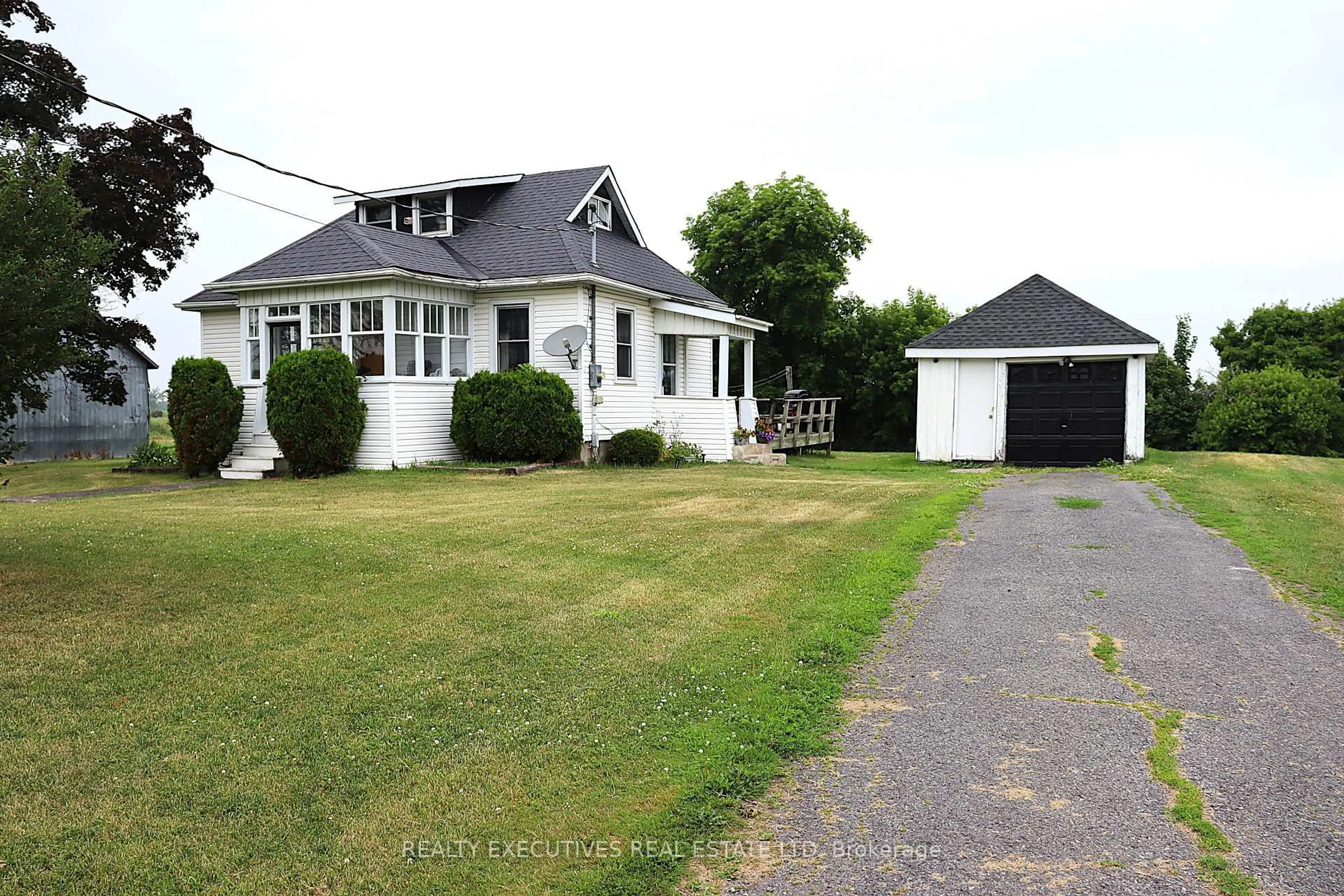 A pic from outside/outdoor area/front of a property/back of a property/a pic from drone, street for 2577 County Rd 7 Rd, North Dundas Ontario K0C 1H0