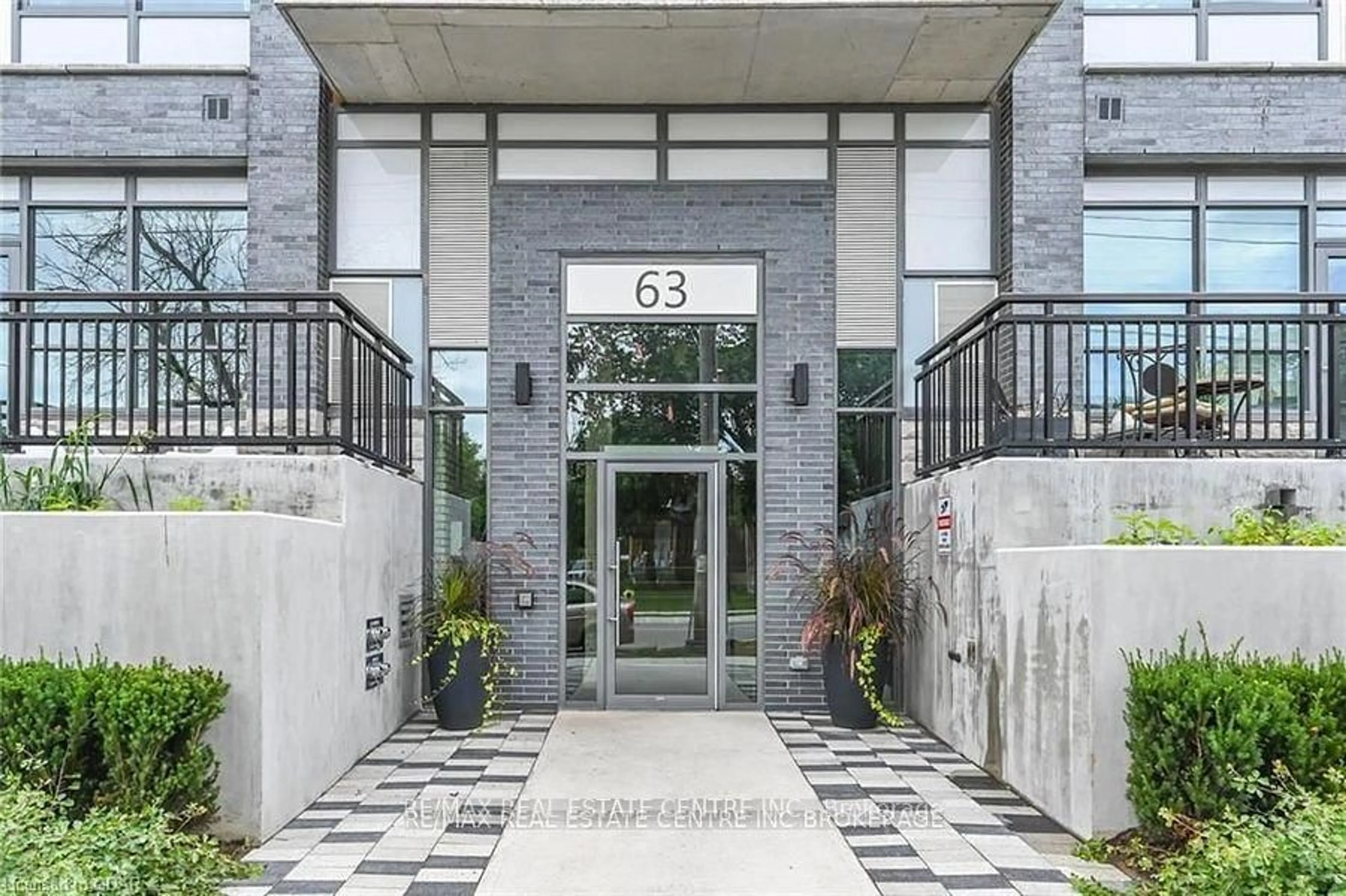 Indoor foyer for 63 Arthur St #304, Guelph Ontario N1E 0A8