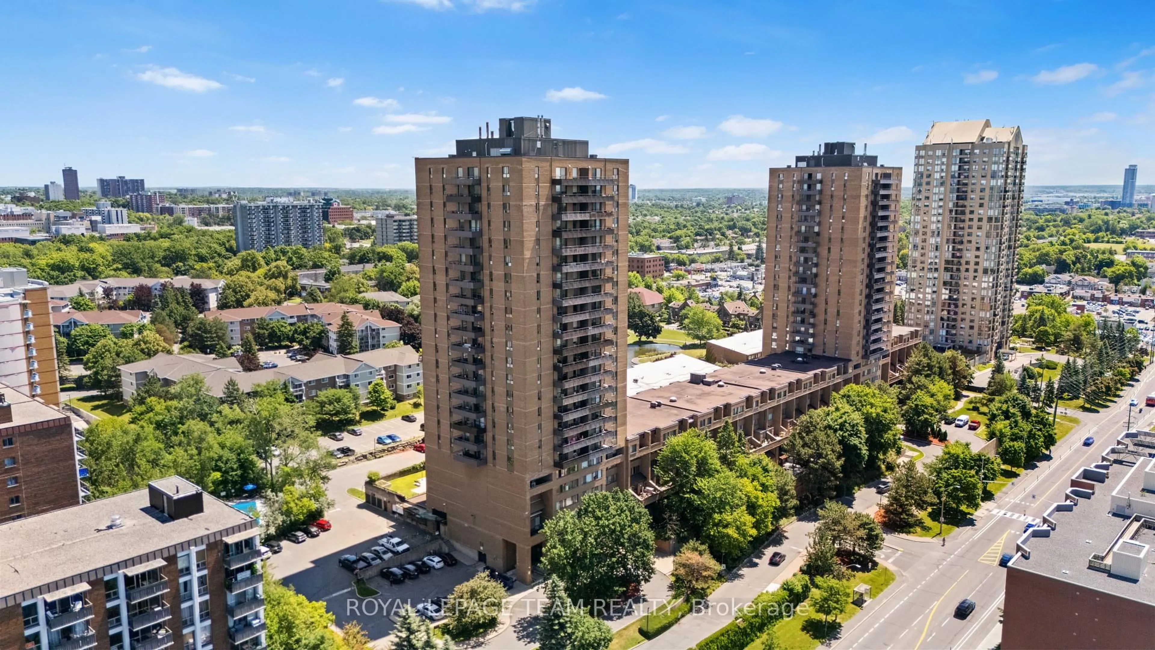 A pic from outside/outdoor area/front of a property/back of a property/a pic from drone, city buildings view from balcony for 505 St. Laurent Blvd #2406, Ottawa Ontario K1K 3X4