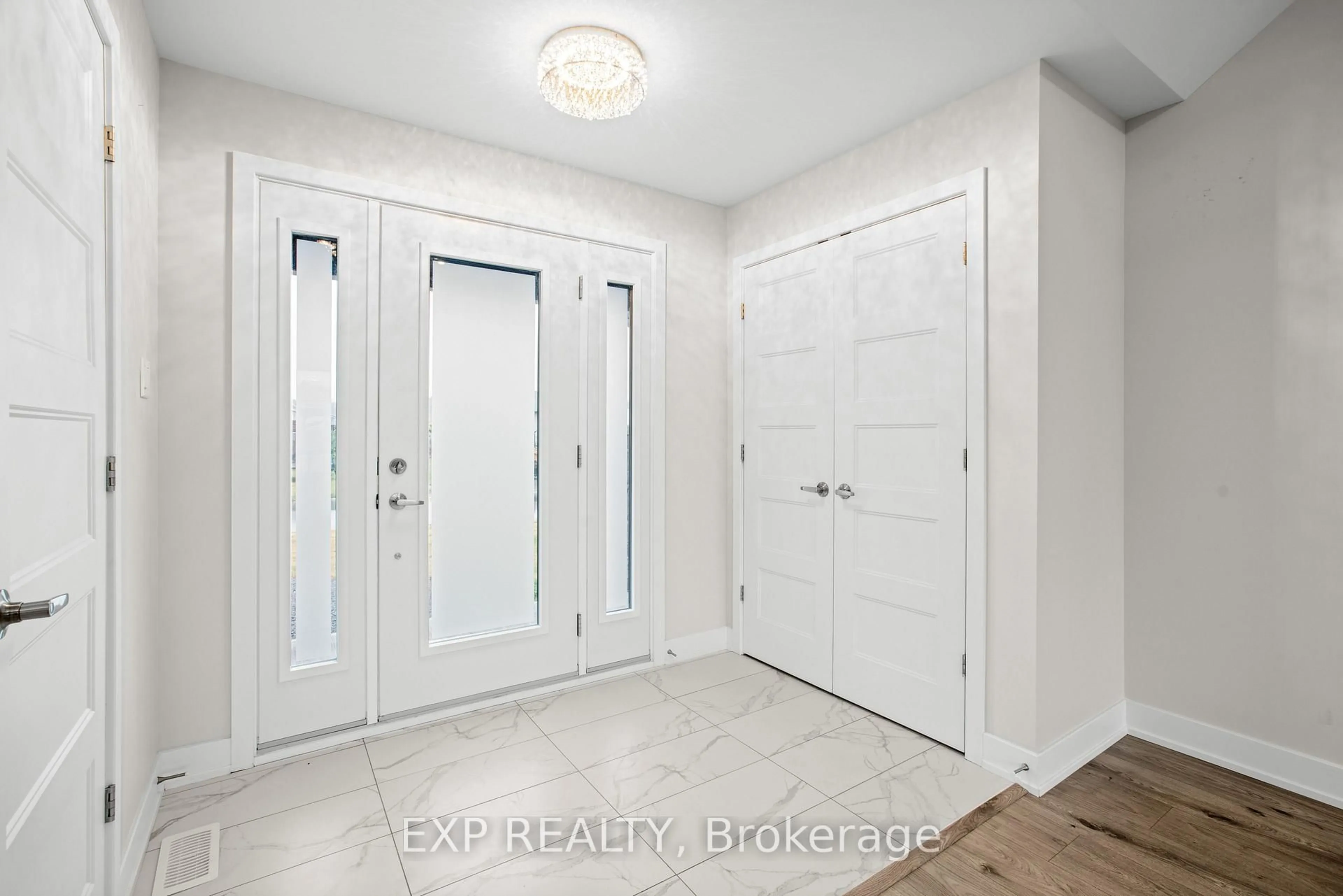 Indoor entryway for 949 Katia St, The Nation Ontario K0A 2M0