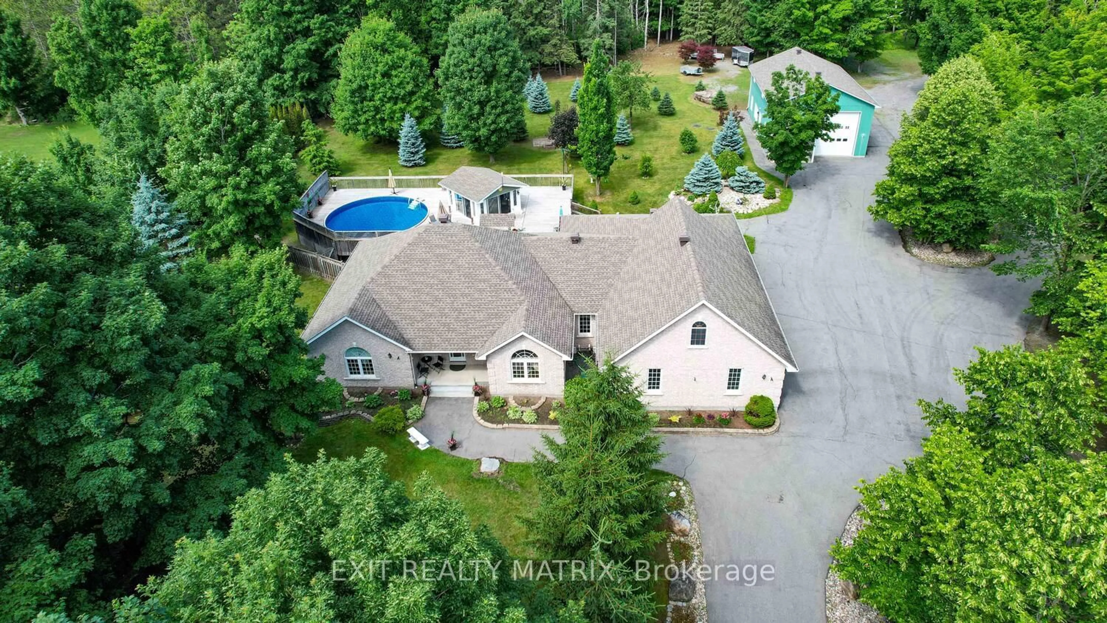 A pic from outside/outdoor area/front of a property/back of a property/a pic from drone, unknown for 2573 Mitchell St, Metcalfe Ontario K0A 2P0