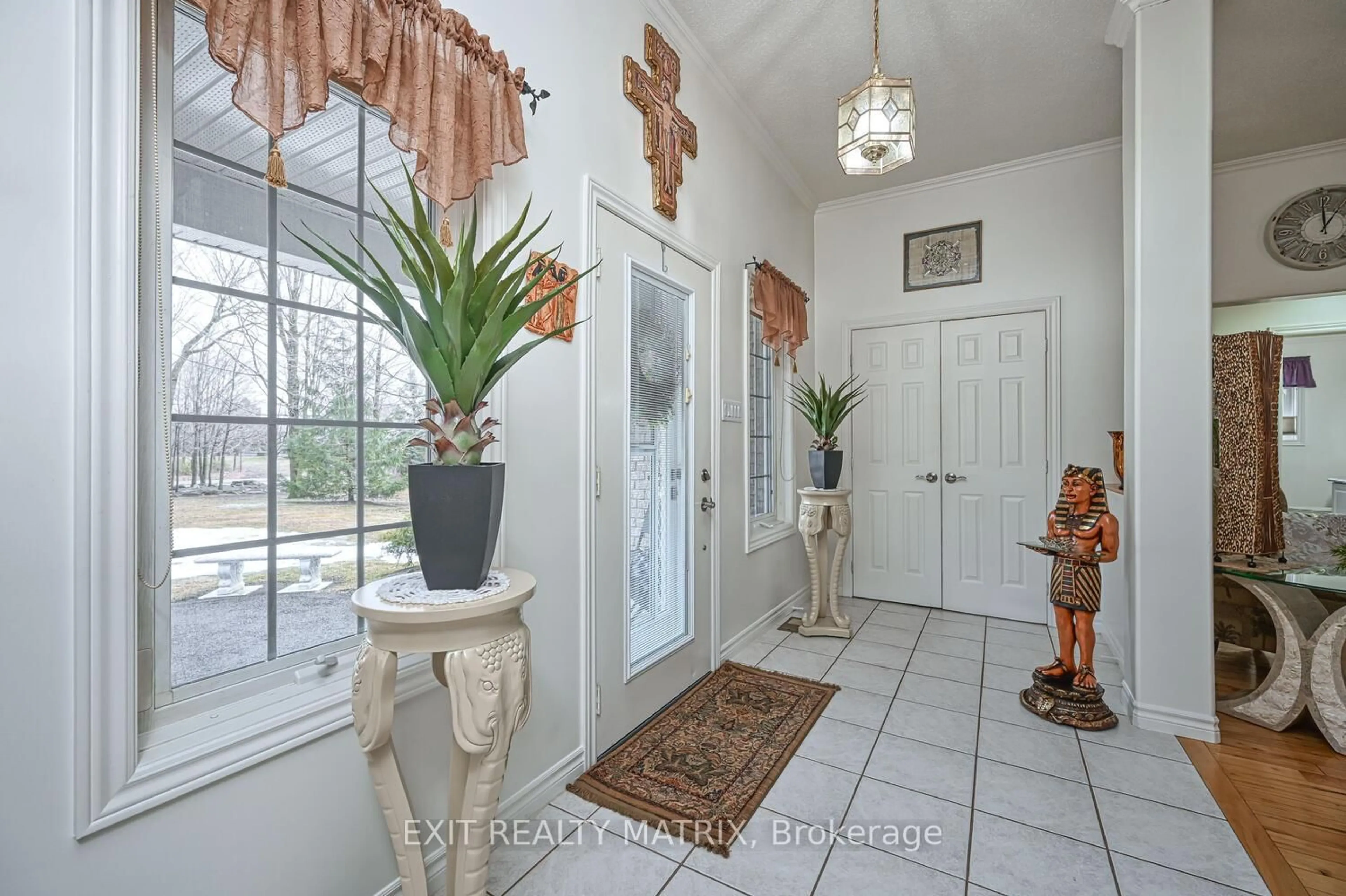 Indoor entryway for 2573 Mitchell St, Metcalfe Ontario K0A 2P0