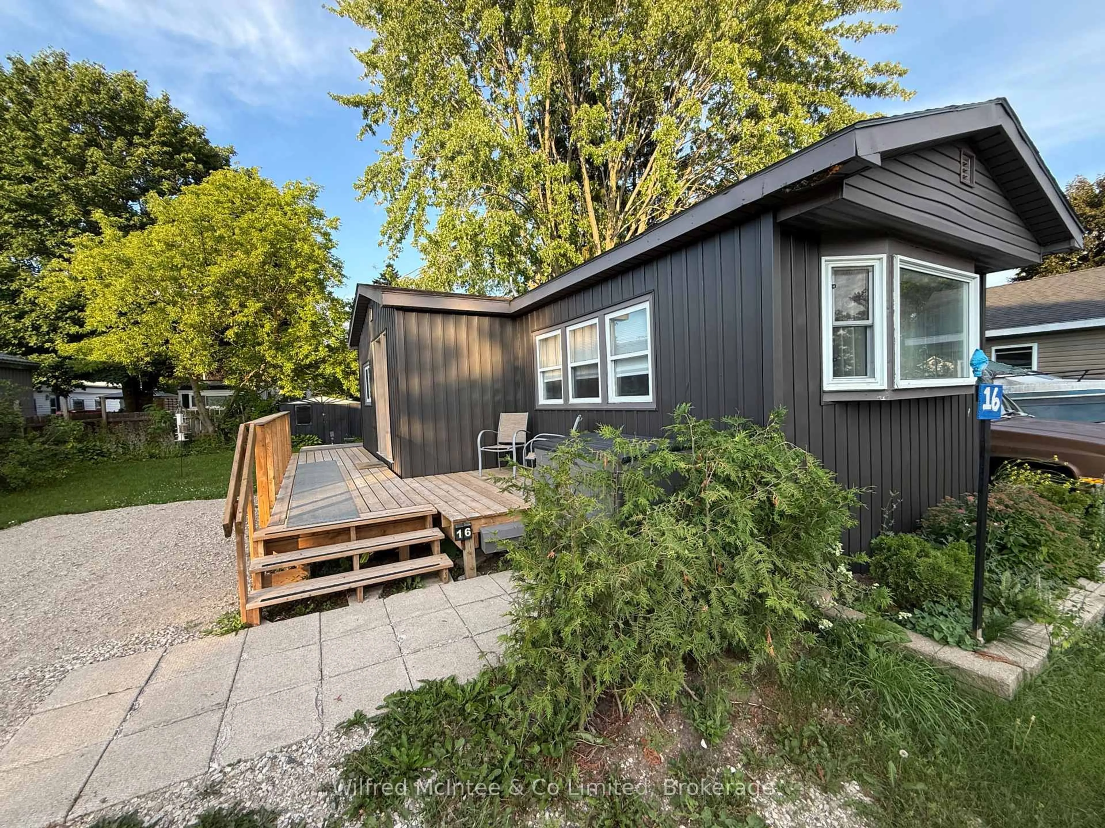 Unknown for 16 Bluejay Cres, Brockton Ontario N0G 2V0