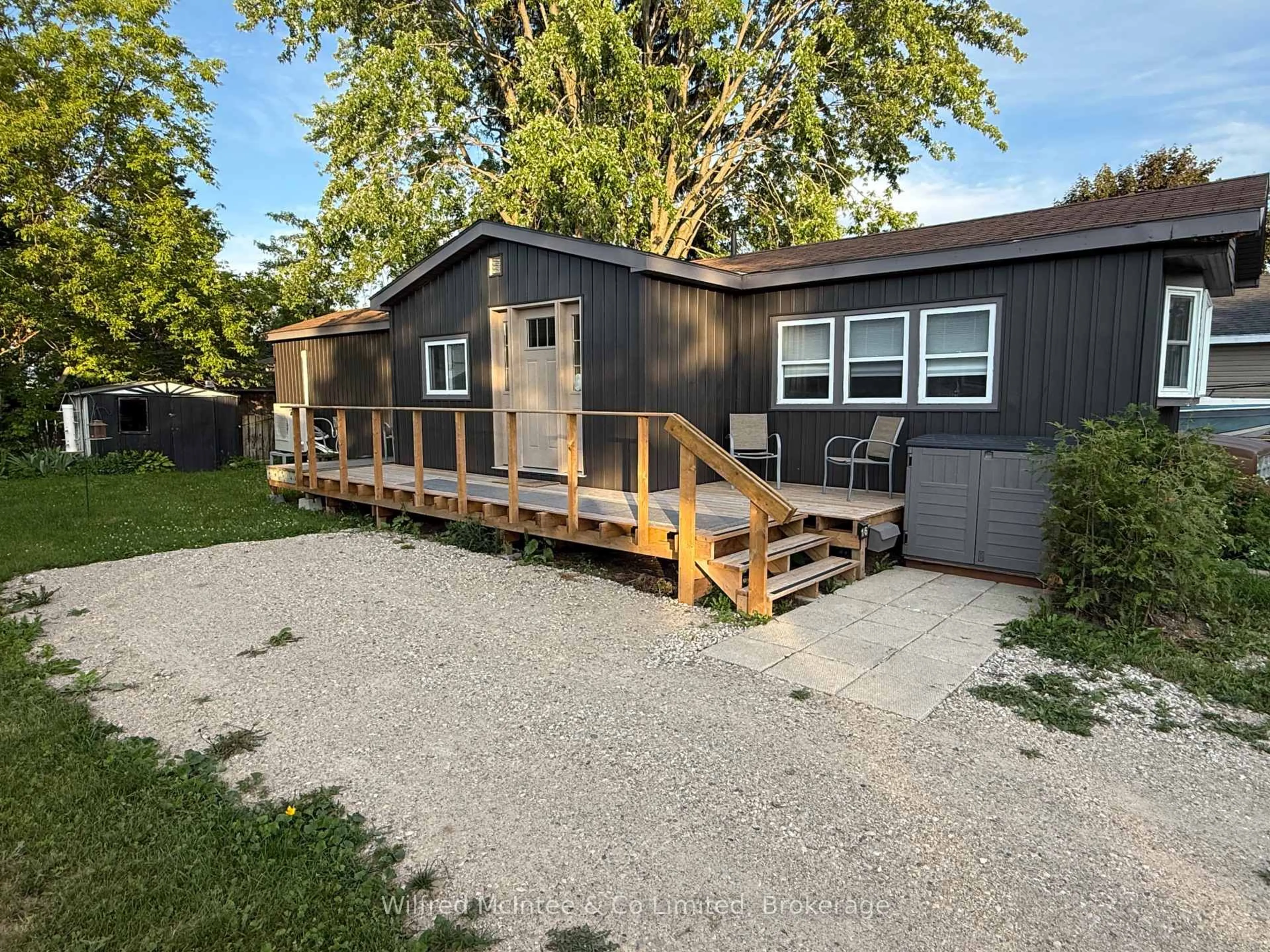 Unknown for 16 Bluejay Cres, Brockton Ontario N0G 2V0