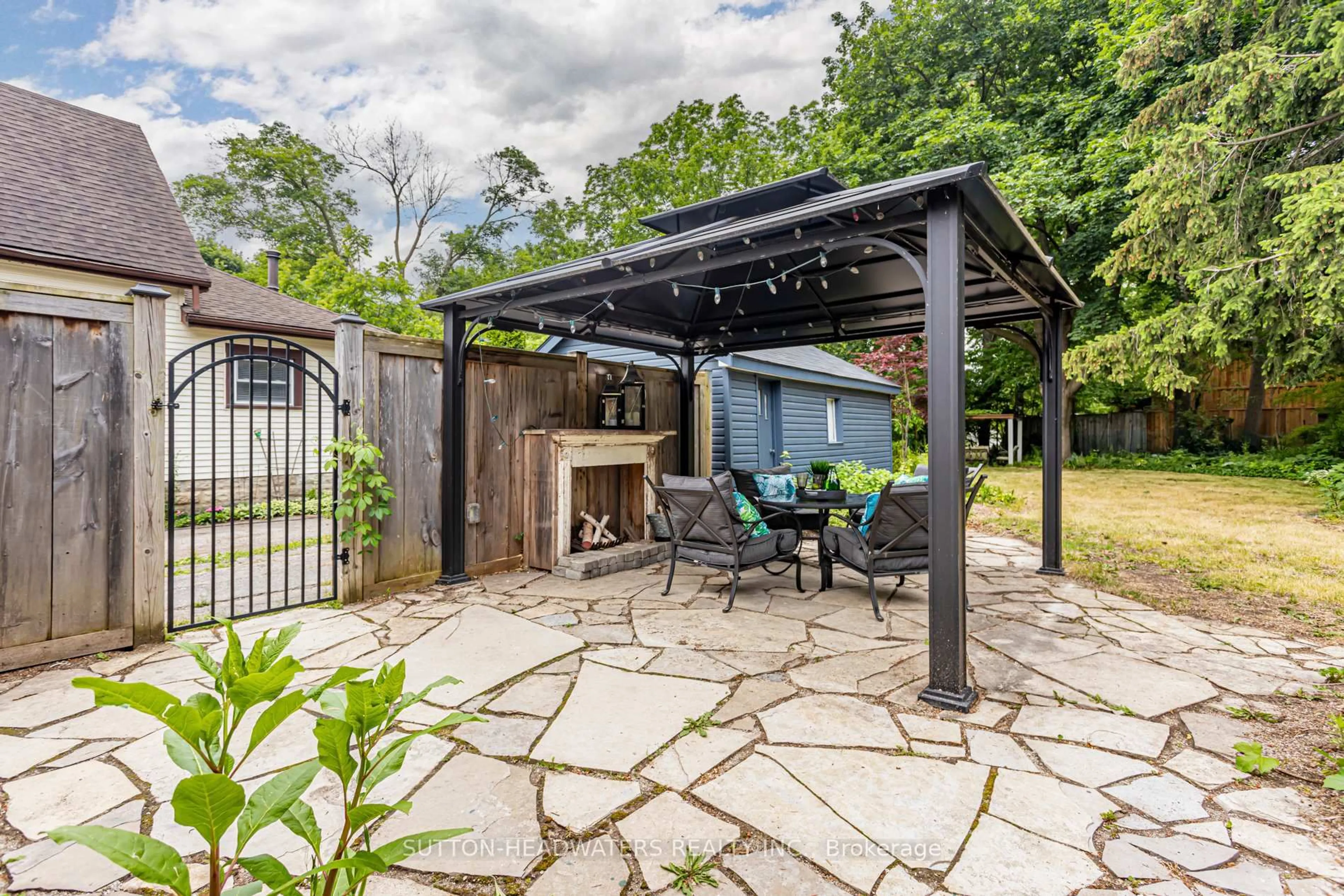 Patio, street for 9 FORWARD Ave, London North Ontario N6H 1B5