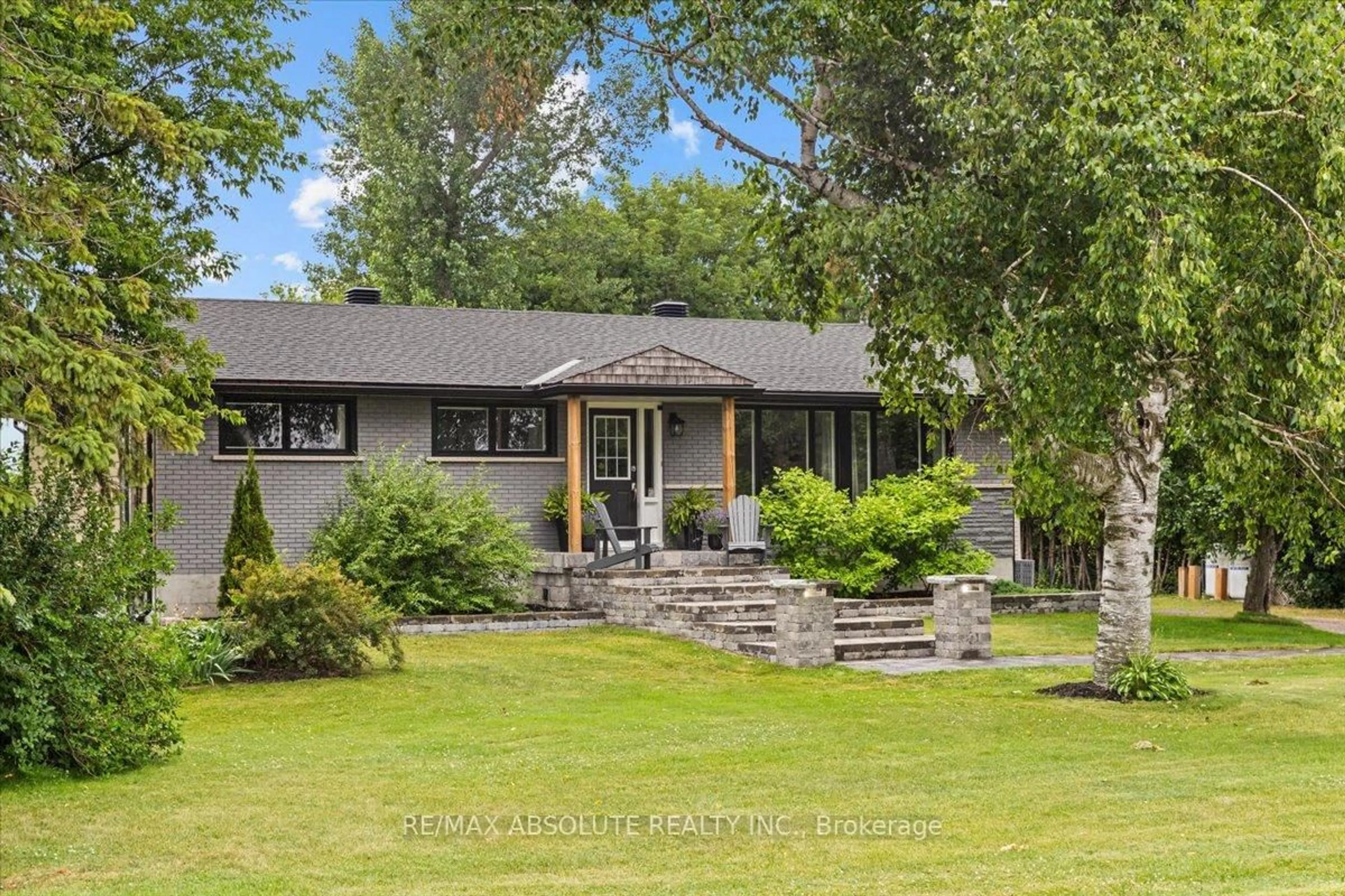 A pic from outside/outdoor area/front of a property/back of a property/a pic from drone, unknown for 6349 Garvin Rd, Richmond Ontario K0A 2Z0