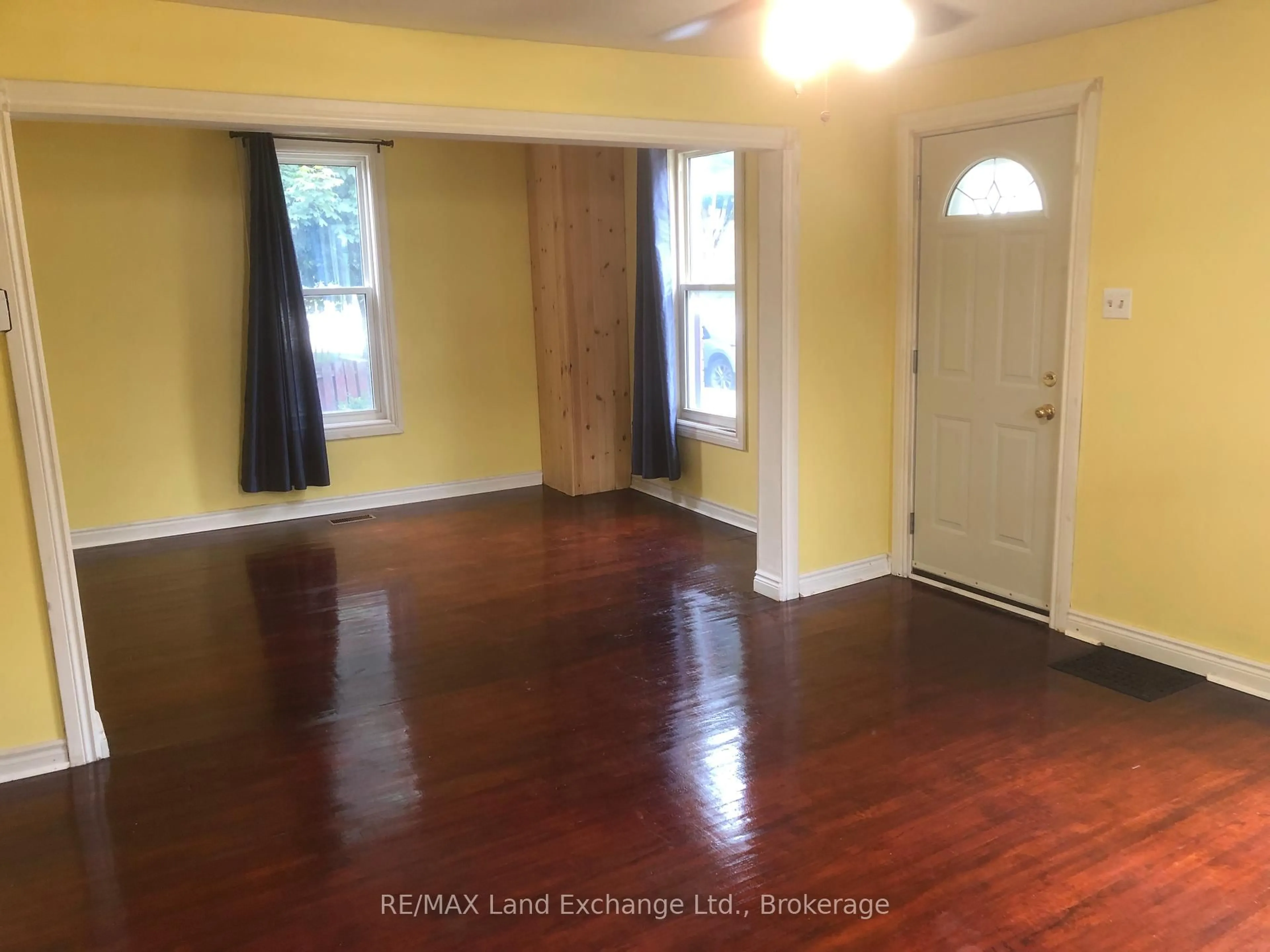 A pic of a room for 204 Amelia St, Brockton Ontario N0G 2V0