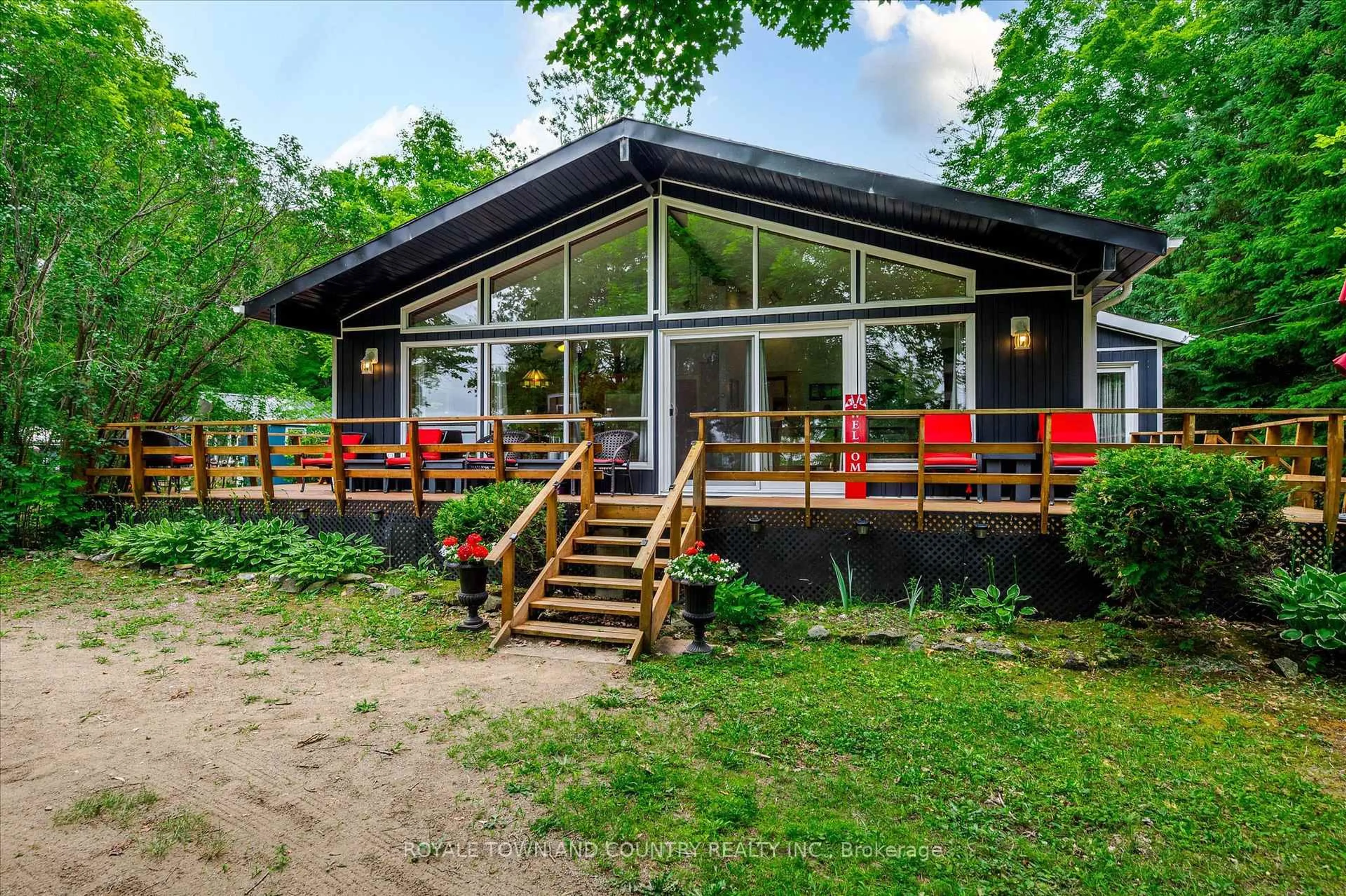 Patio, mountain view for 54 LAXTON  TWP 5TH Line, Kawartha Lakes Ontario K0M 2B0