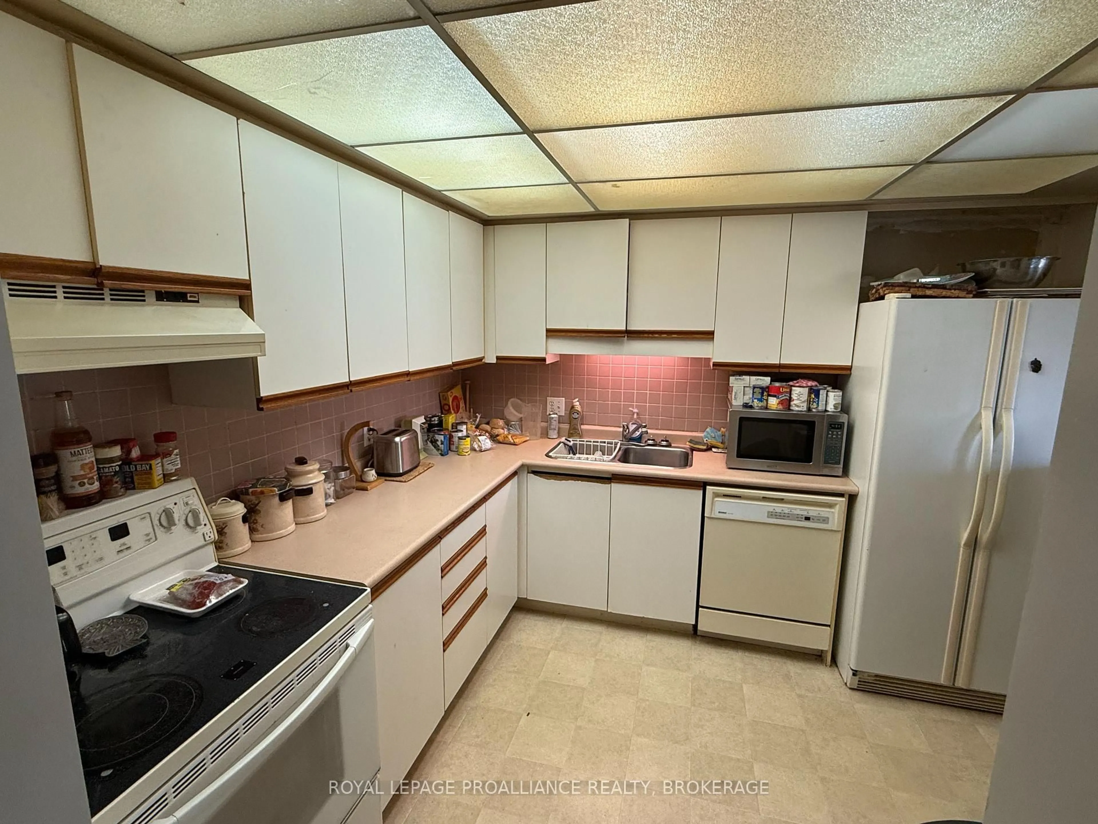Standard kitchen, unknown for 772 Littlestone Cres, Kingston Ontario K7M 8L8