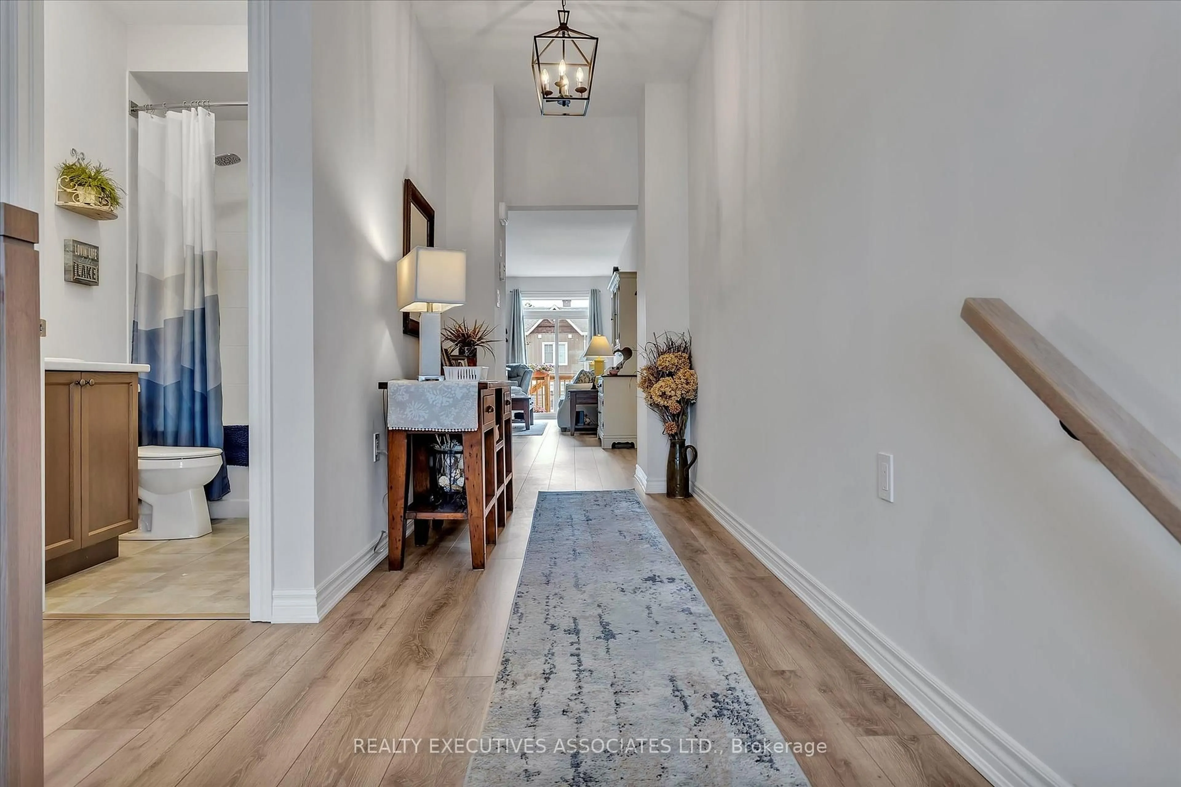 Indoor entryway for 17 Lakewood Cres #36, Kawartha Lakes Ontario K0M 1A0