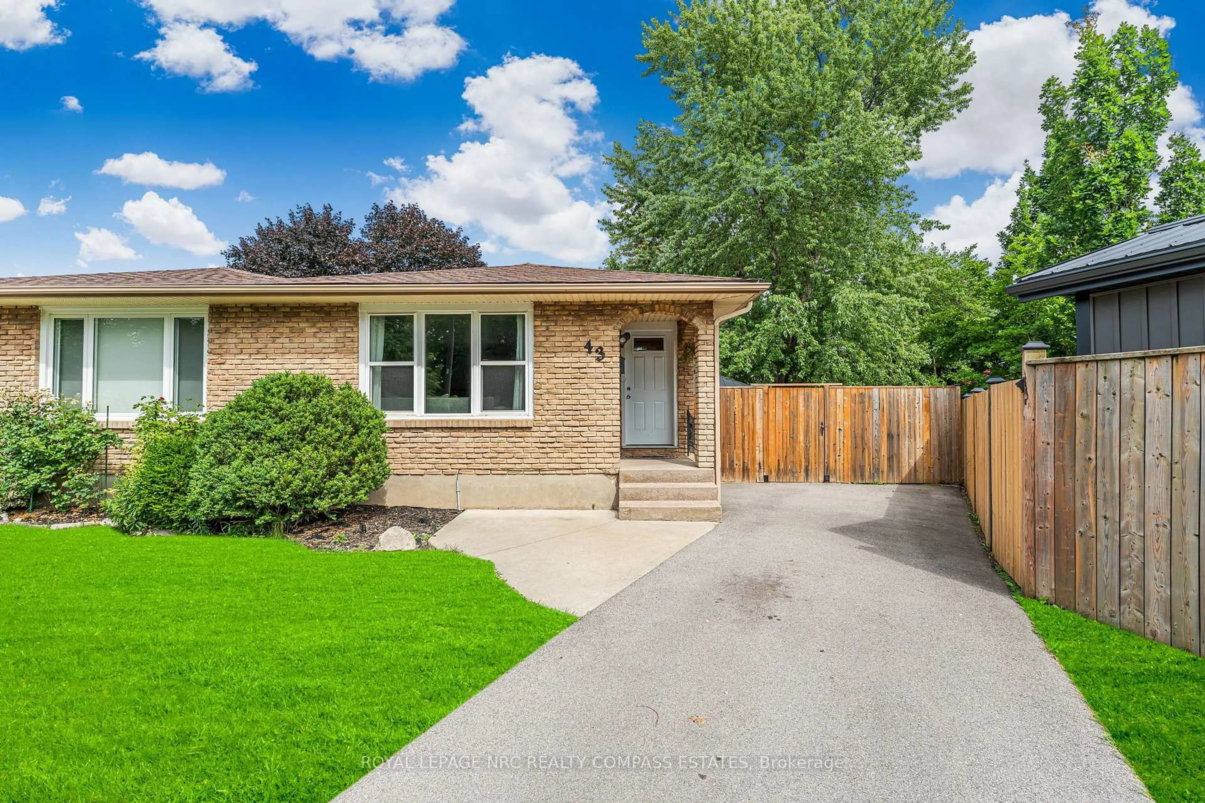 Home with brick exterior material, street for 43 GREYSTONE Cres, St. Catharines Ontario L2N 6P1