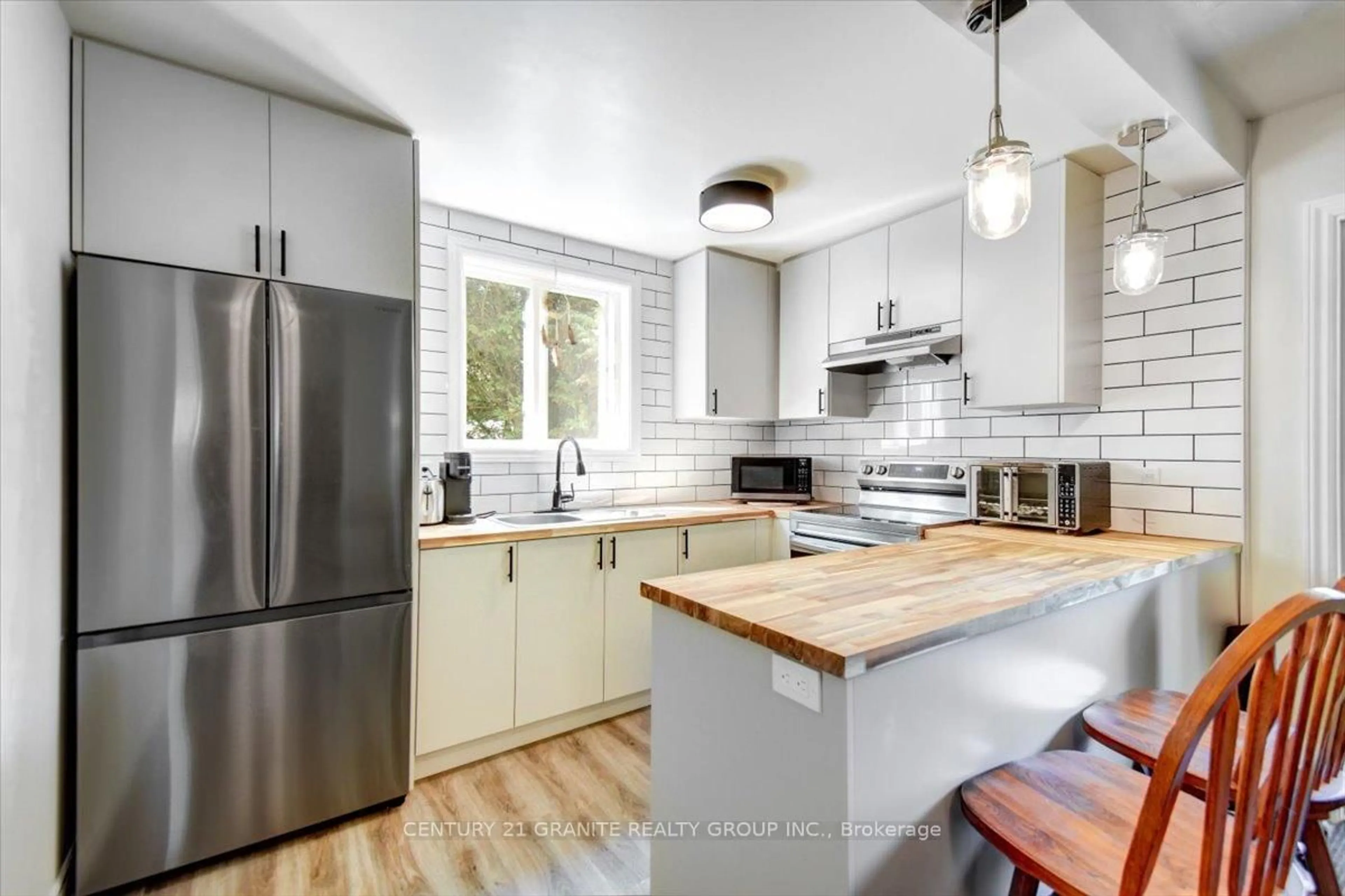 Contemporary kitchen, unknown for 2289 Loop Rd, Highlands East Ontario K0L 3C0