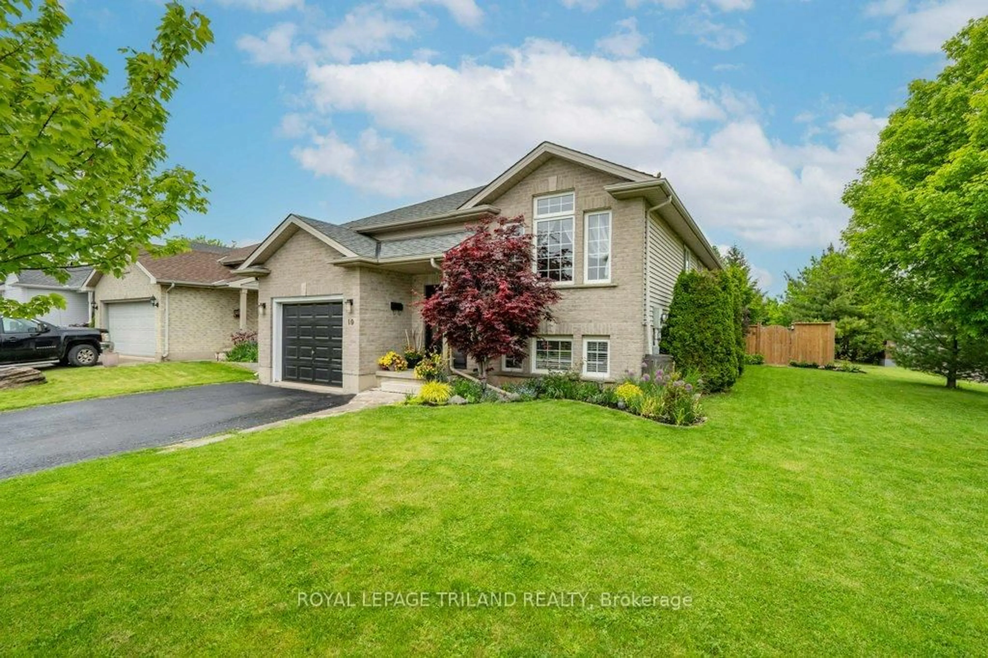 Unknown for 10 Schreyer Dr, St. Thomas Ontario N5R 6E8