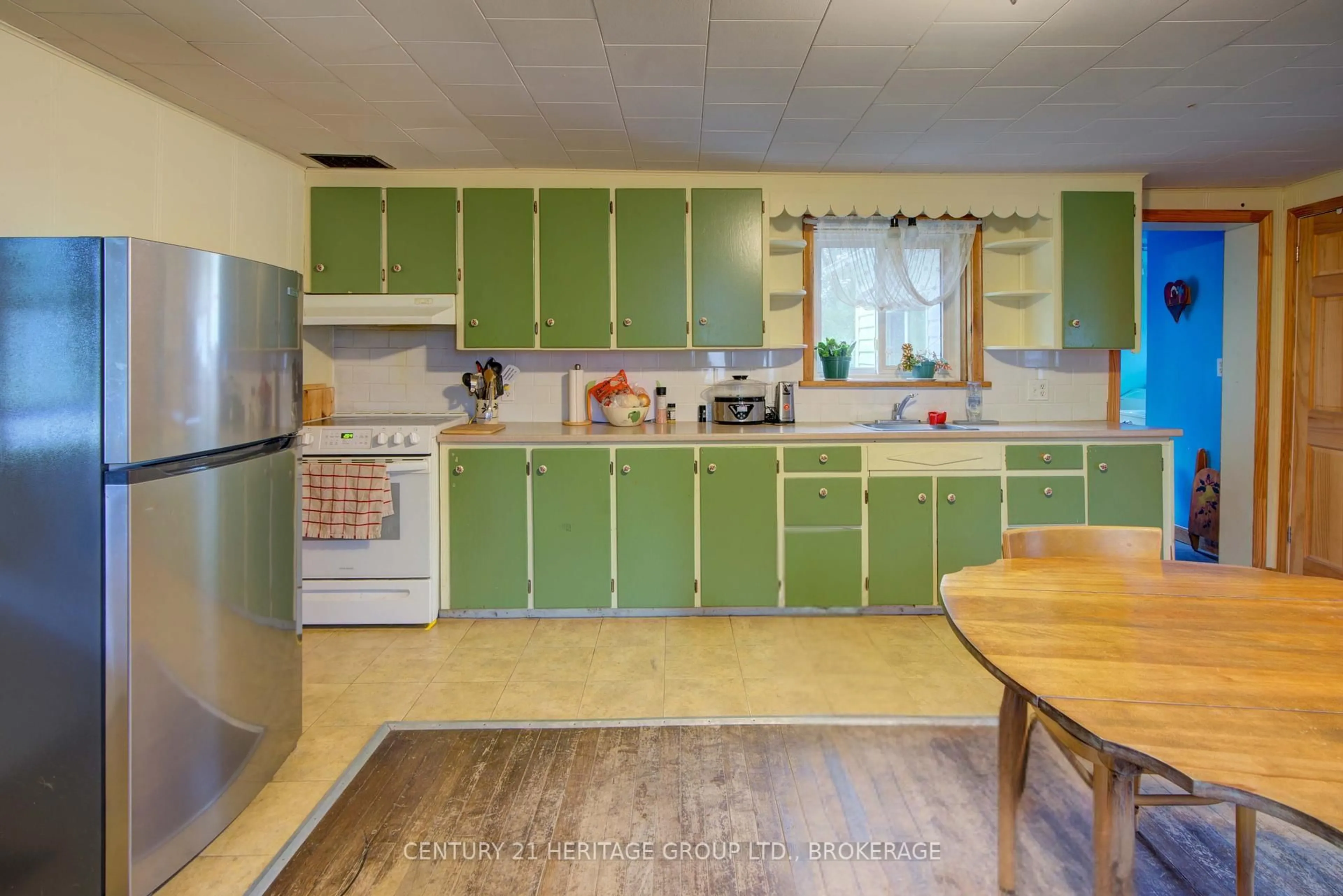 Standard kitchen, unknown for 14 Cross St, Kaladar Ontario K0K 1Z0