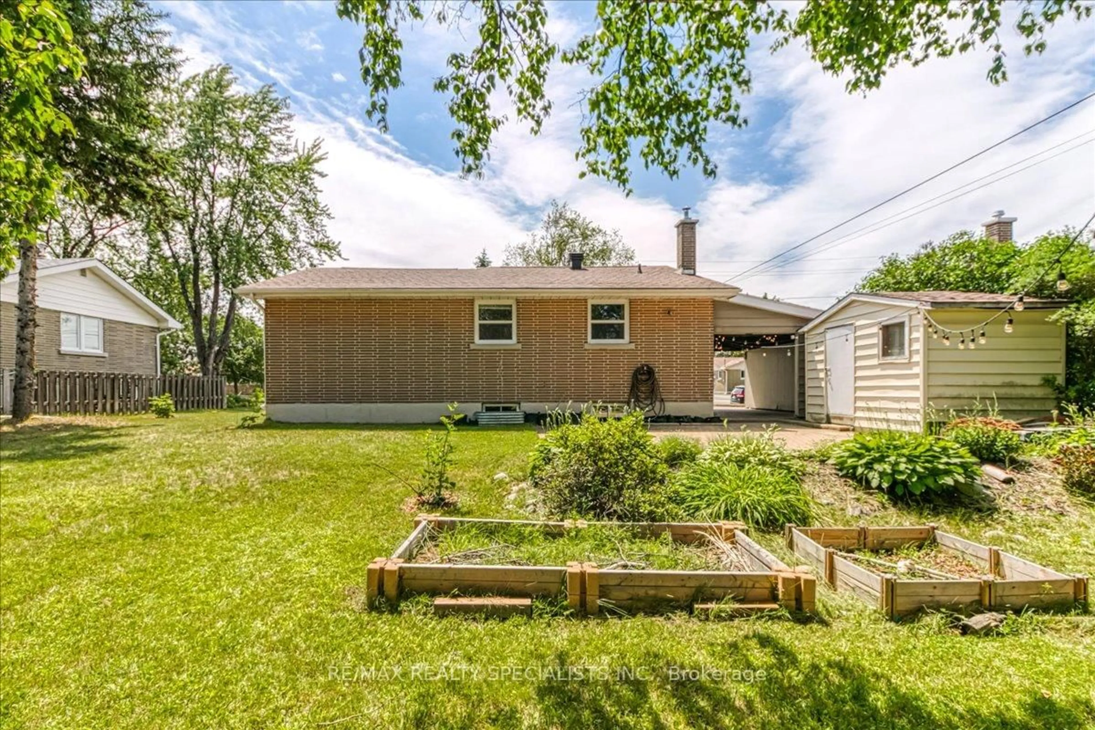 Unknown for 2296 Madison Ave, Greater Sudbury Ontario P3A 2R3