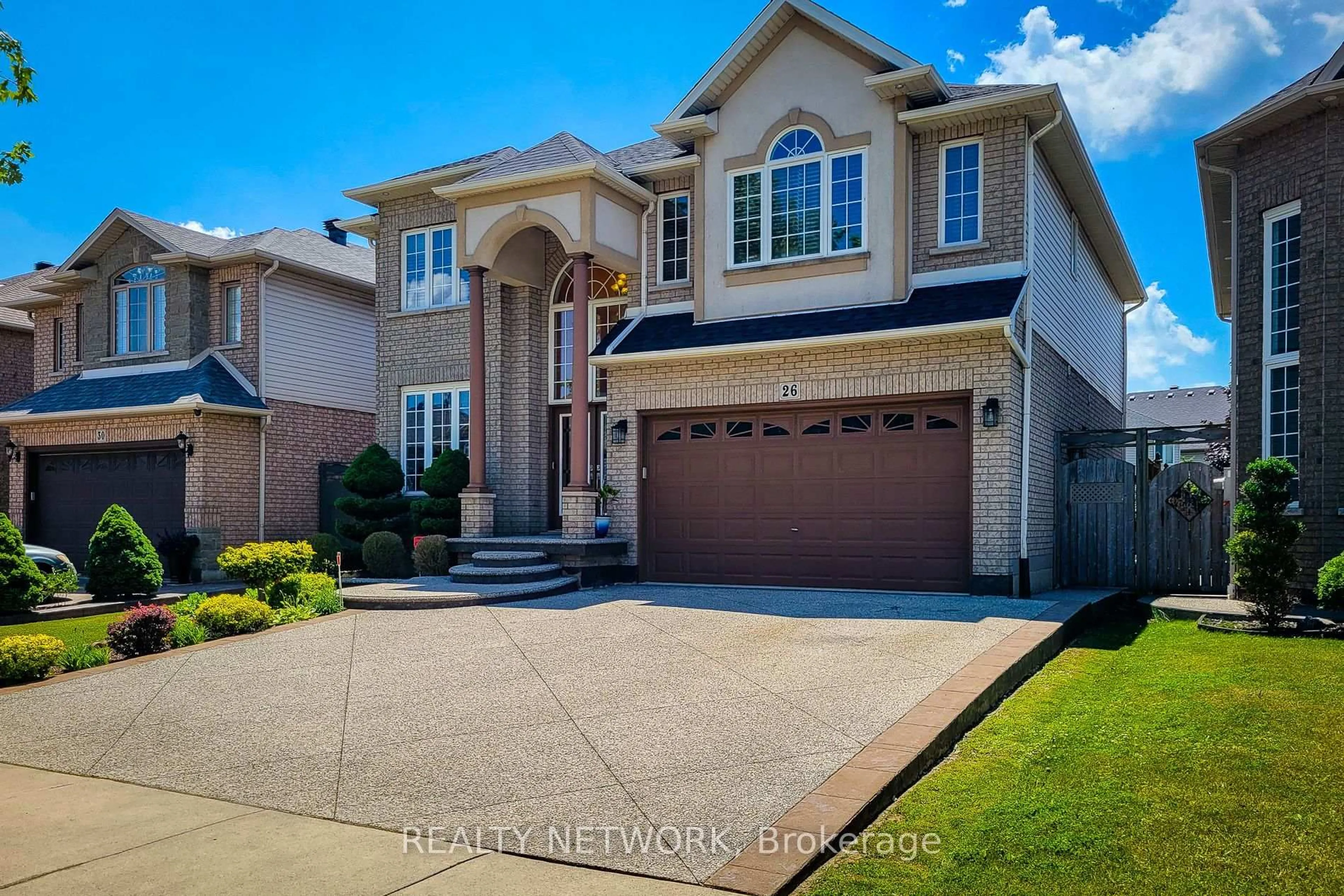 Home with vinyl exterior material, street for 26 Colin Cres, Hamilton Ontario L9A 0A1