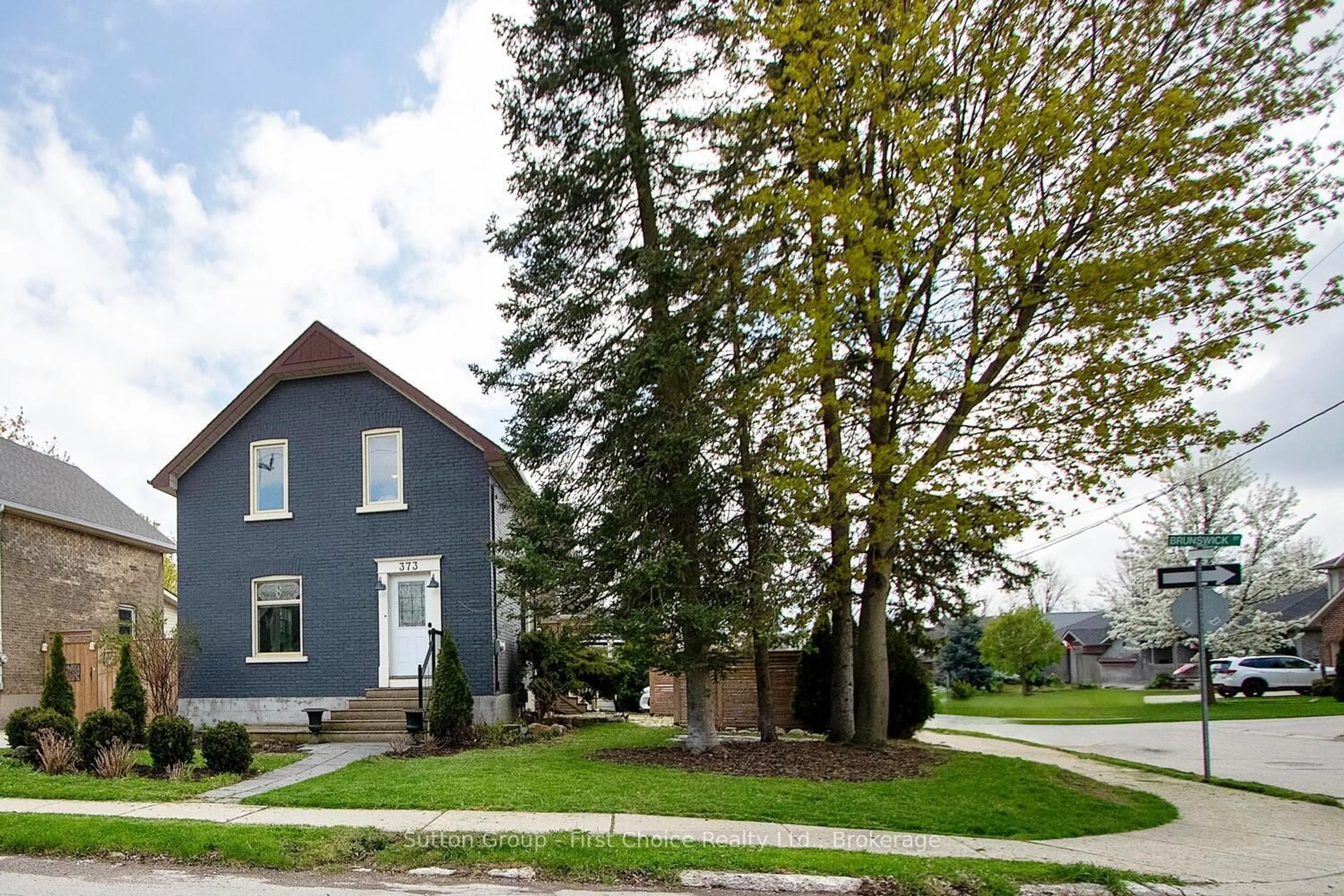 Unknown for 373 Brunswick St, Stratford Ontario N5A 3N2