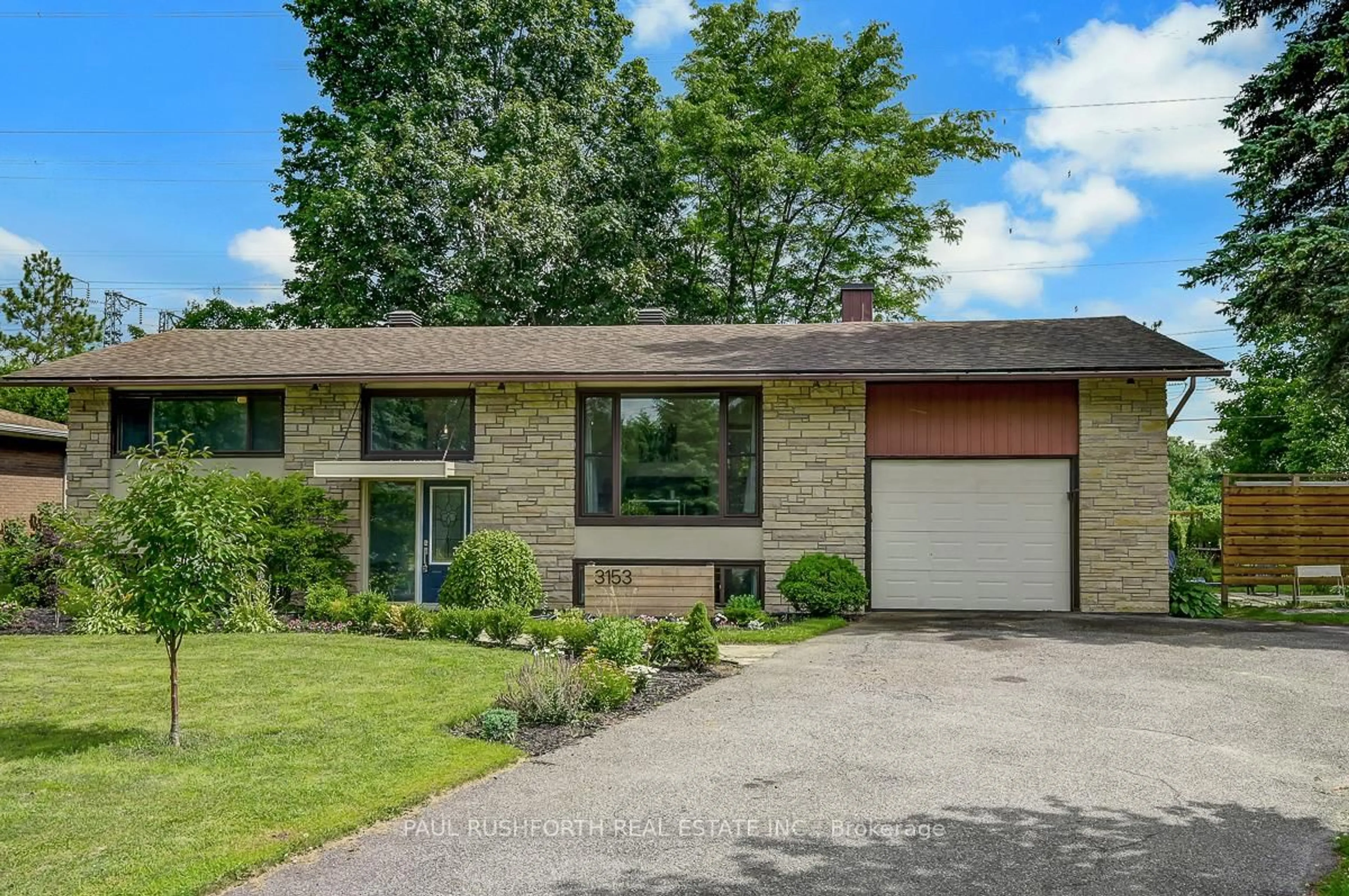 Home with brick exterior material, street for 3153 QUESNEL Dr, Ottawa Ontario K1V 7E7