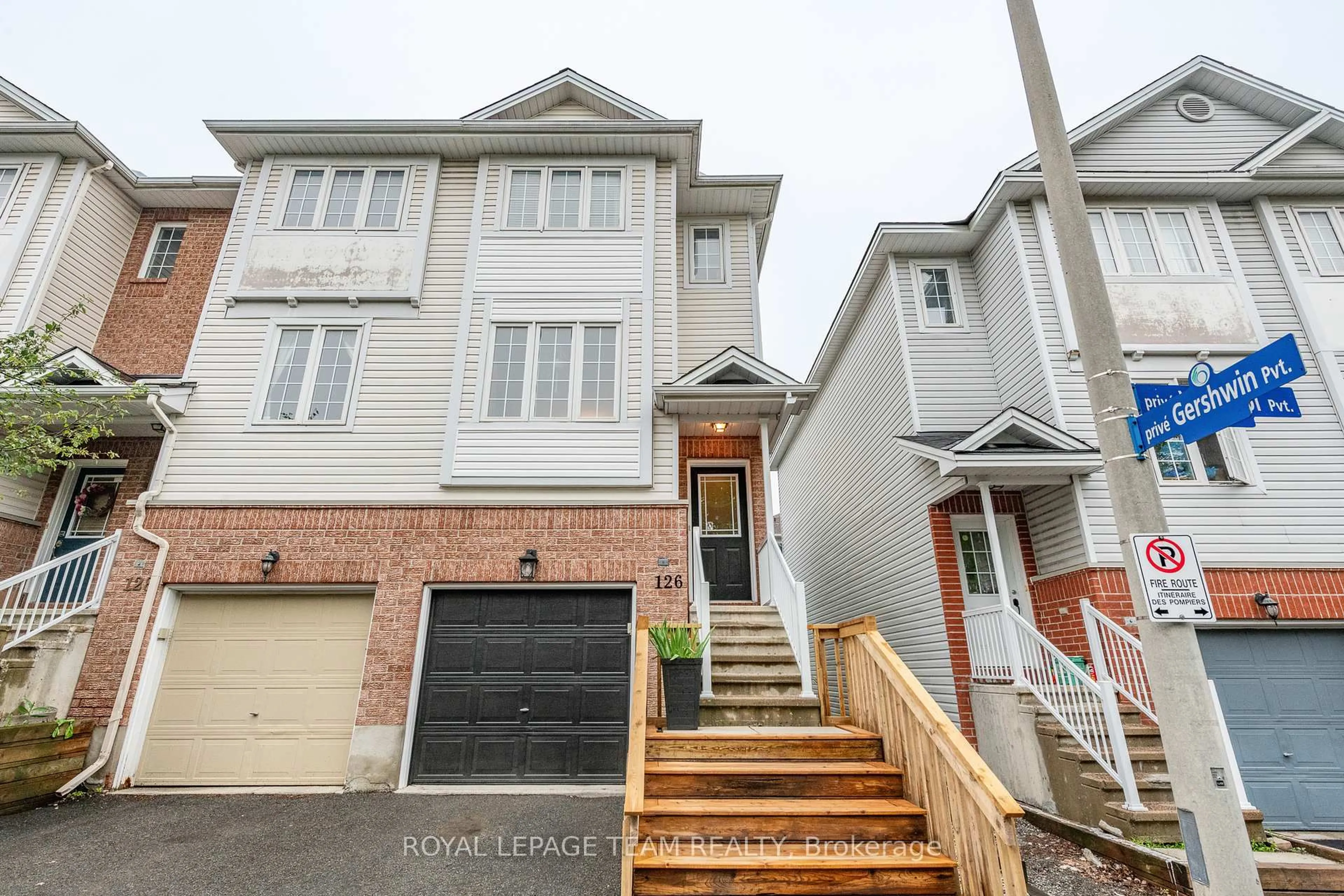 Unknown for 126 Wharhol Private, Ottawa Ontario K2H 1G6