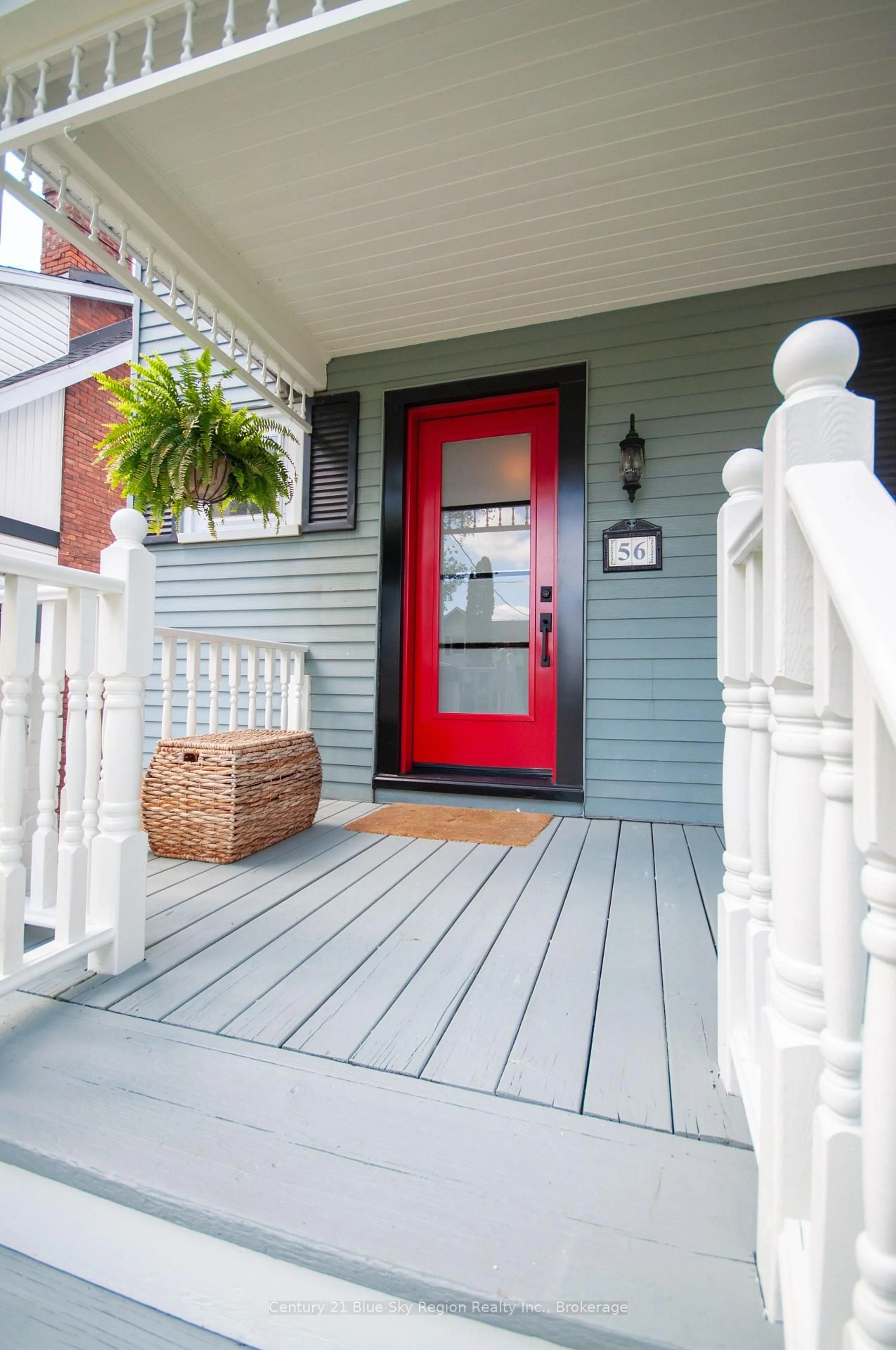 Indoor entryway for 56 Catherine St, Callander Ontario P0H 1H0