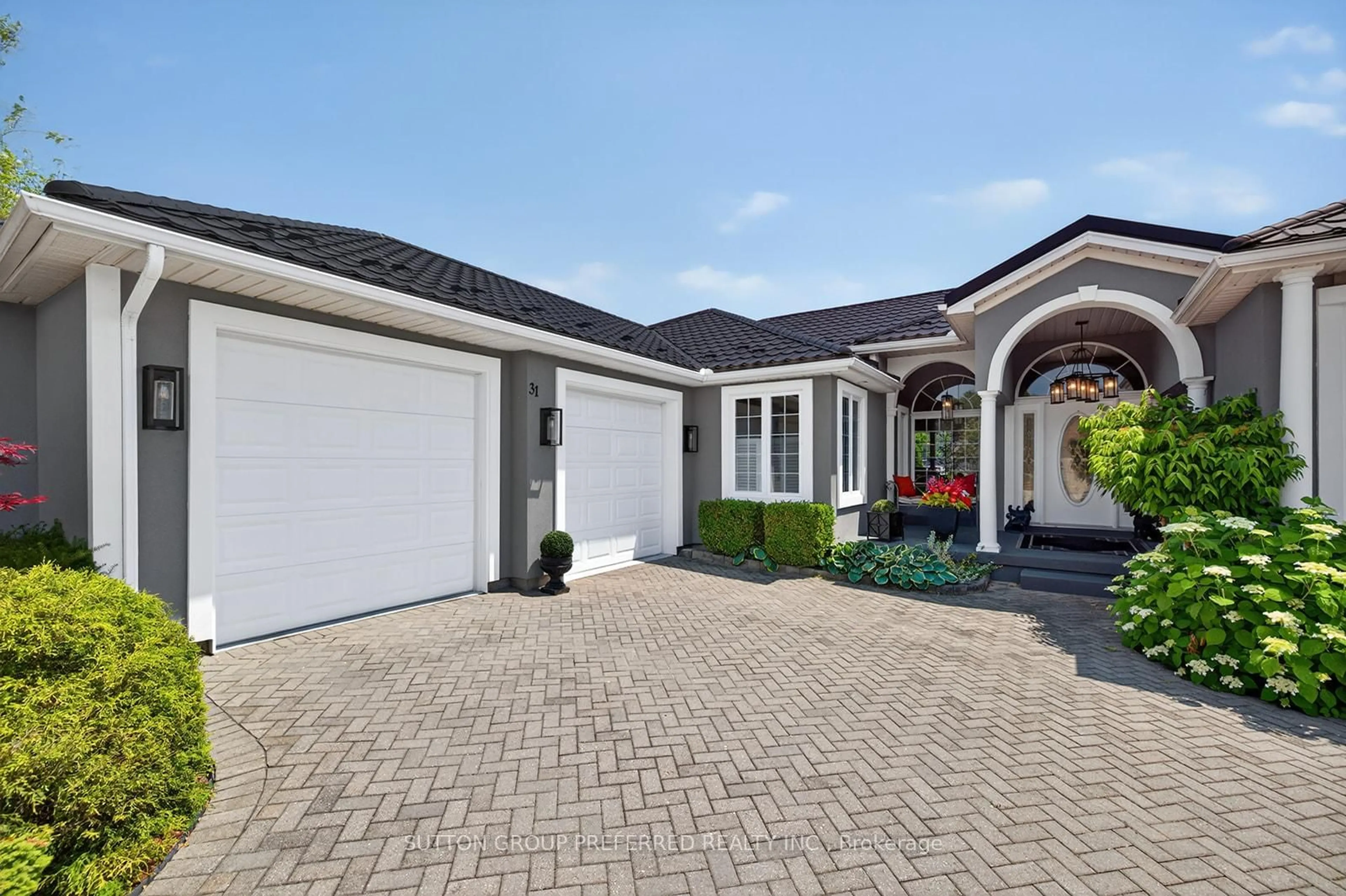 Home with vinyl exterior material, street for 31 Hillview Dr, Thames Centre Ontario N0L 1V0