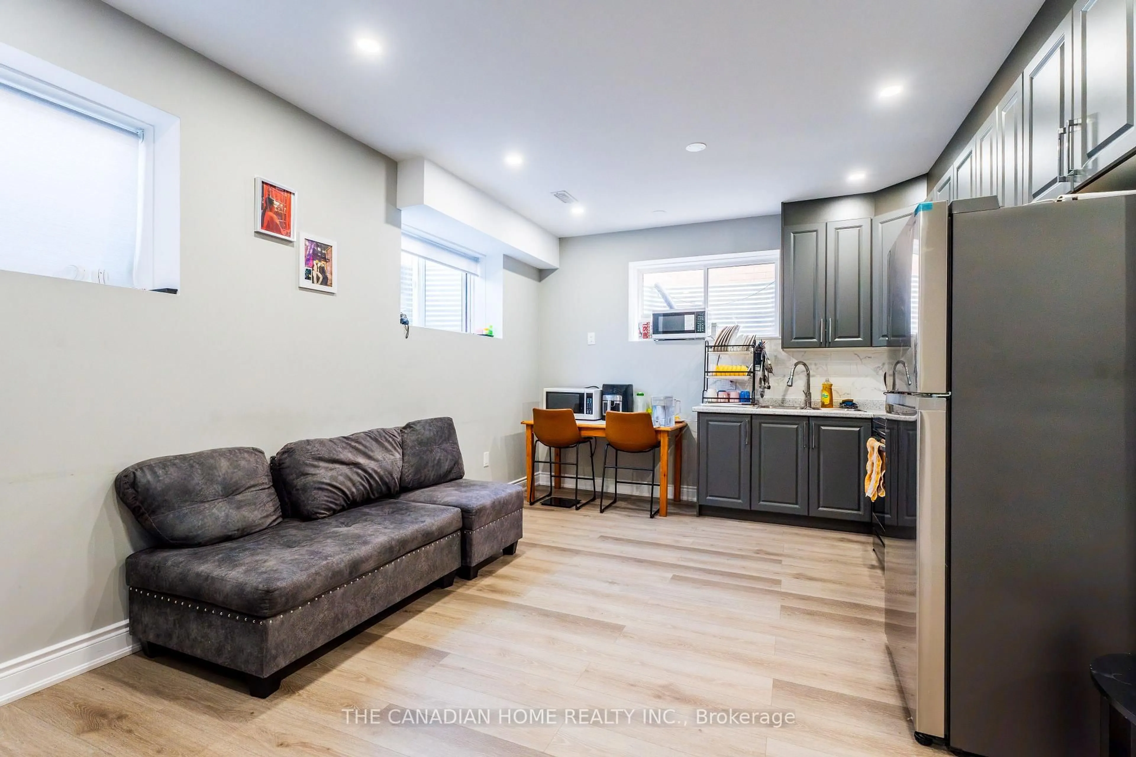 Open concept kitchen, unknown for 134 Tartan Ave, Kitchener Ontario N2R 0N4