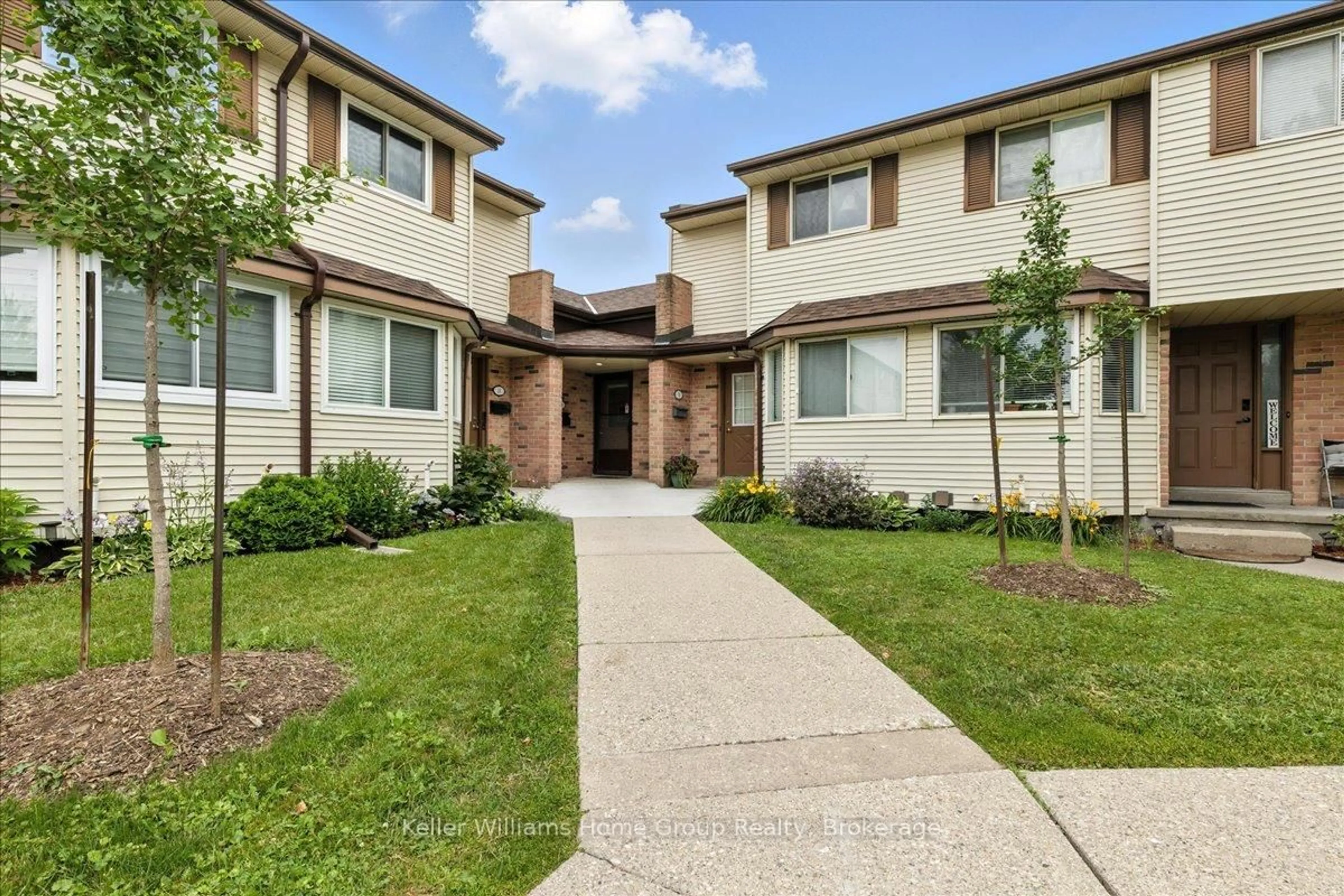 Patio, street for 40 Silvercreek Pkwy #10, Guelph Ontario N1H 7X5