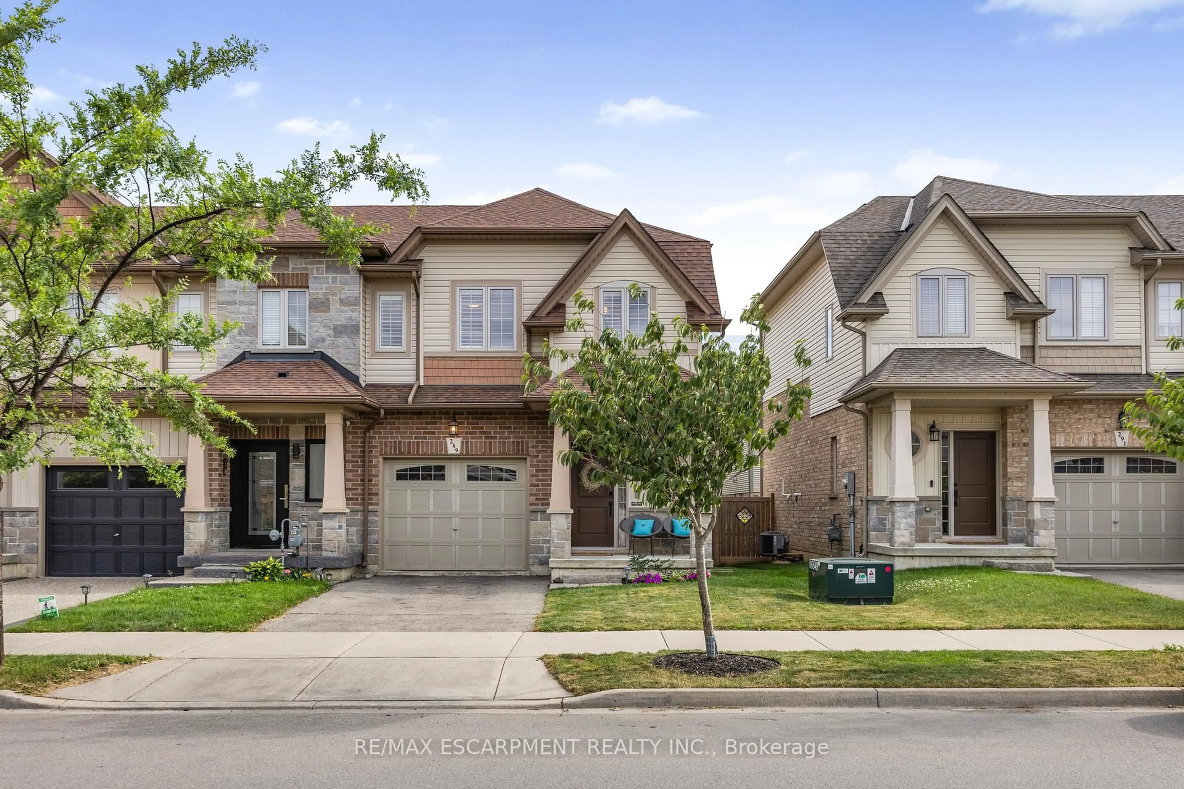 Home with brick exterior material, street for 289 PUMPKIN Pass, Hamilton Ontario L0R 1C0