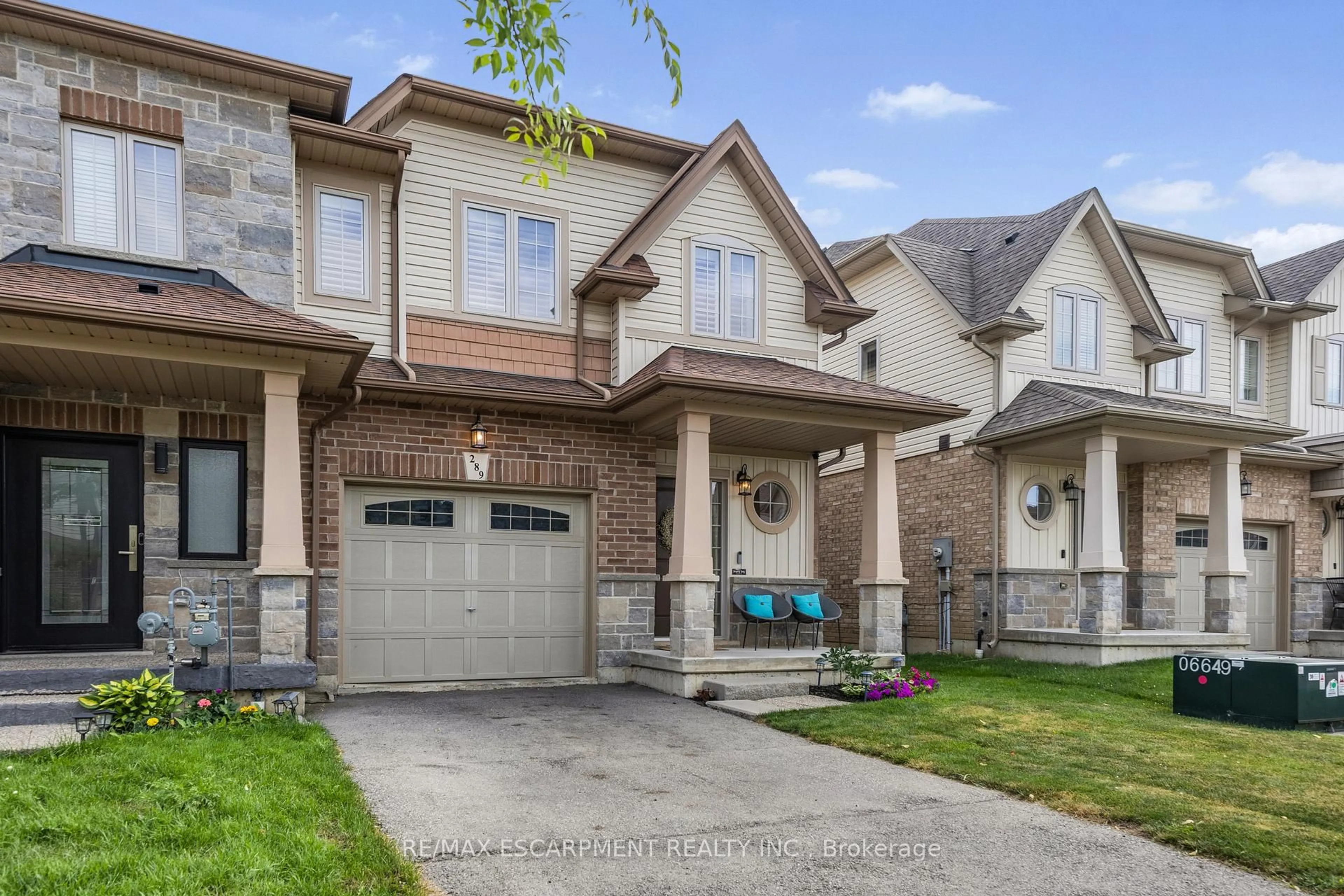 Home with brick exterior material, street for 289 PUMPKIN Pass, Hamilton Ontario L0R 1C0