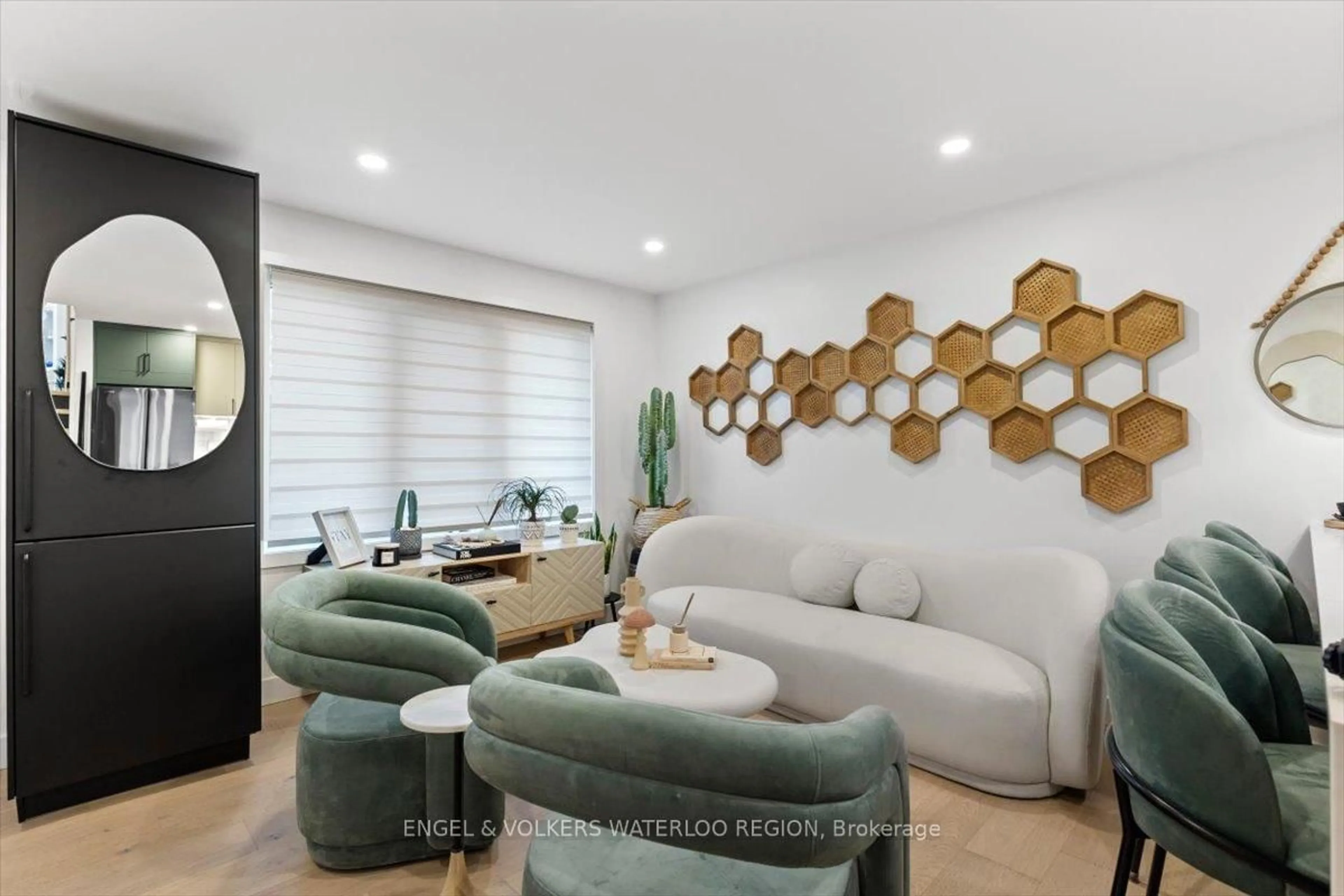 Living room with furniture, unknown for 605 Pinerow Cres #B, Waterloo Ontario N2T 2K6