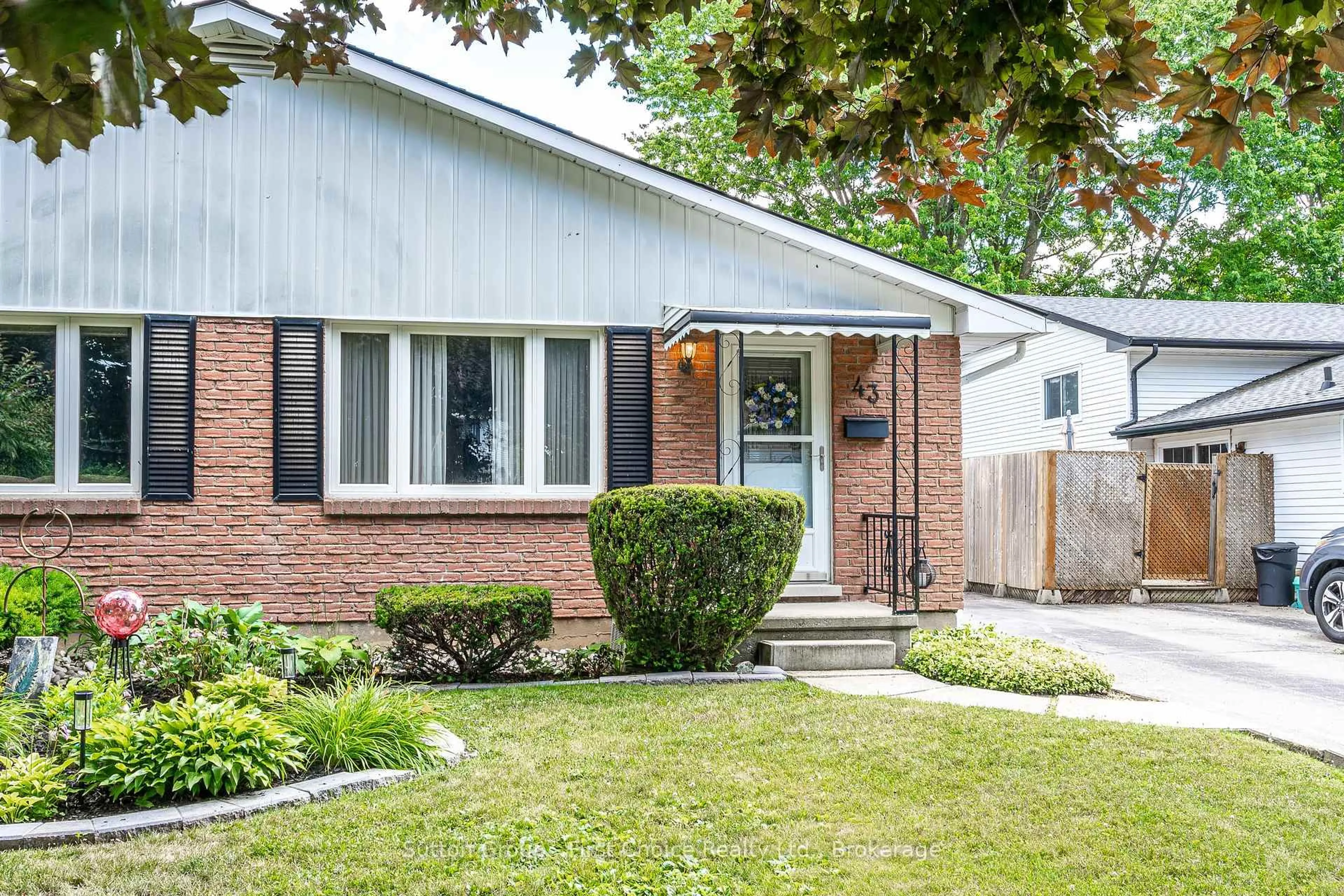 Home with brick exterior material, street for 43 Wooton Crt, Stratford Ontario N4Z 1B9