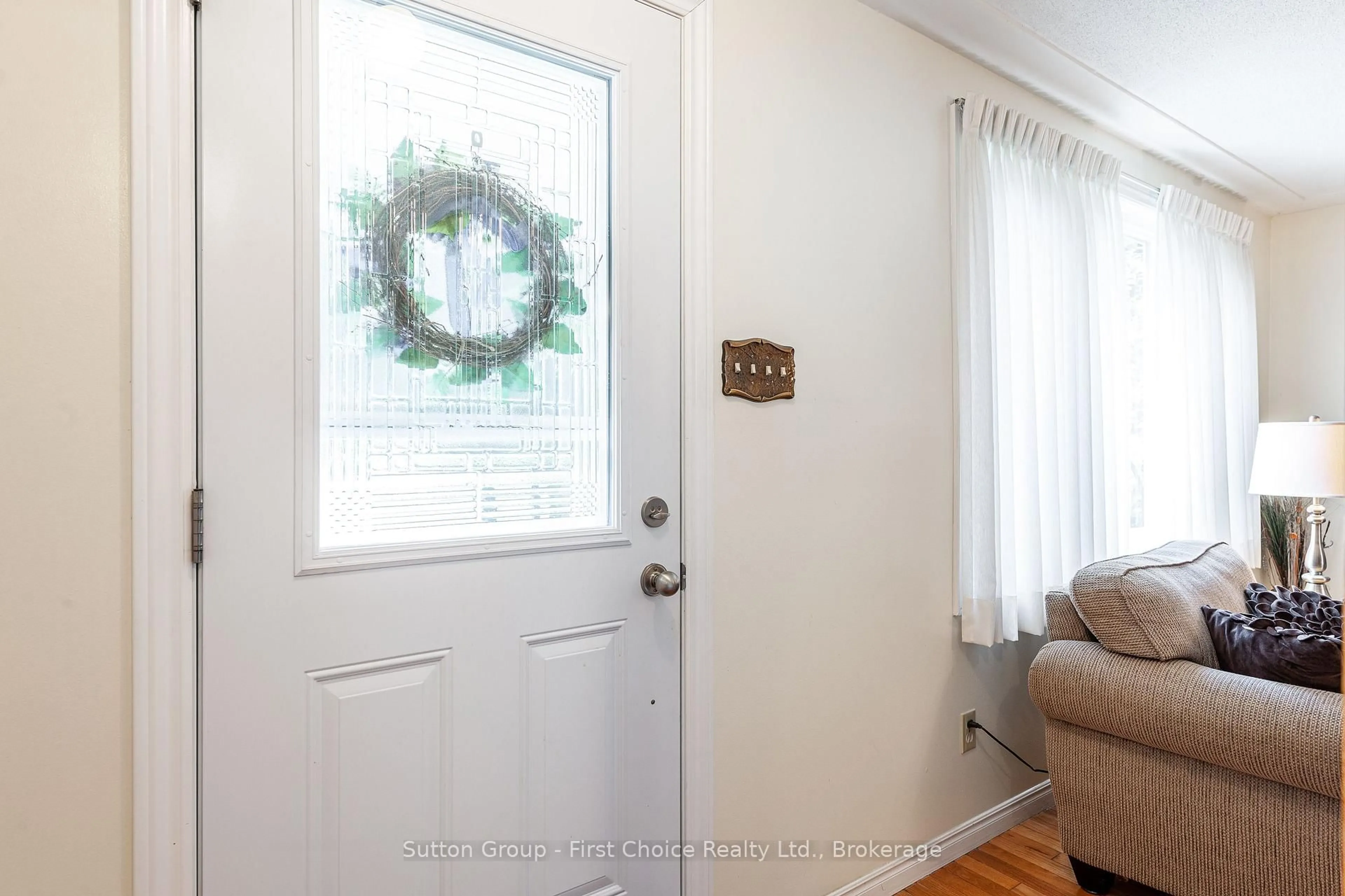Indoor entryway for 43 Wooton Crt, Stratford Ontario N4Z 1B9