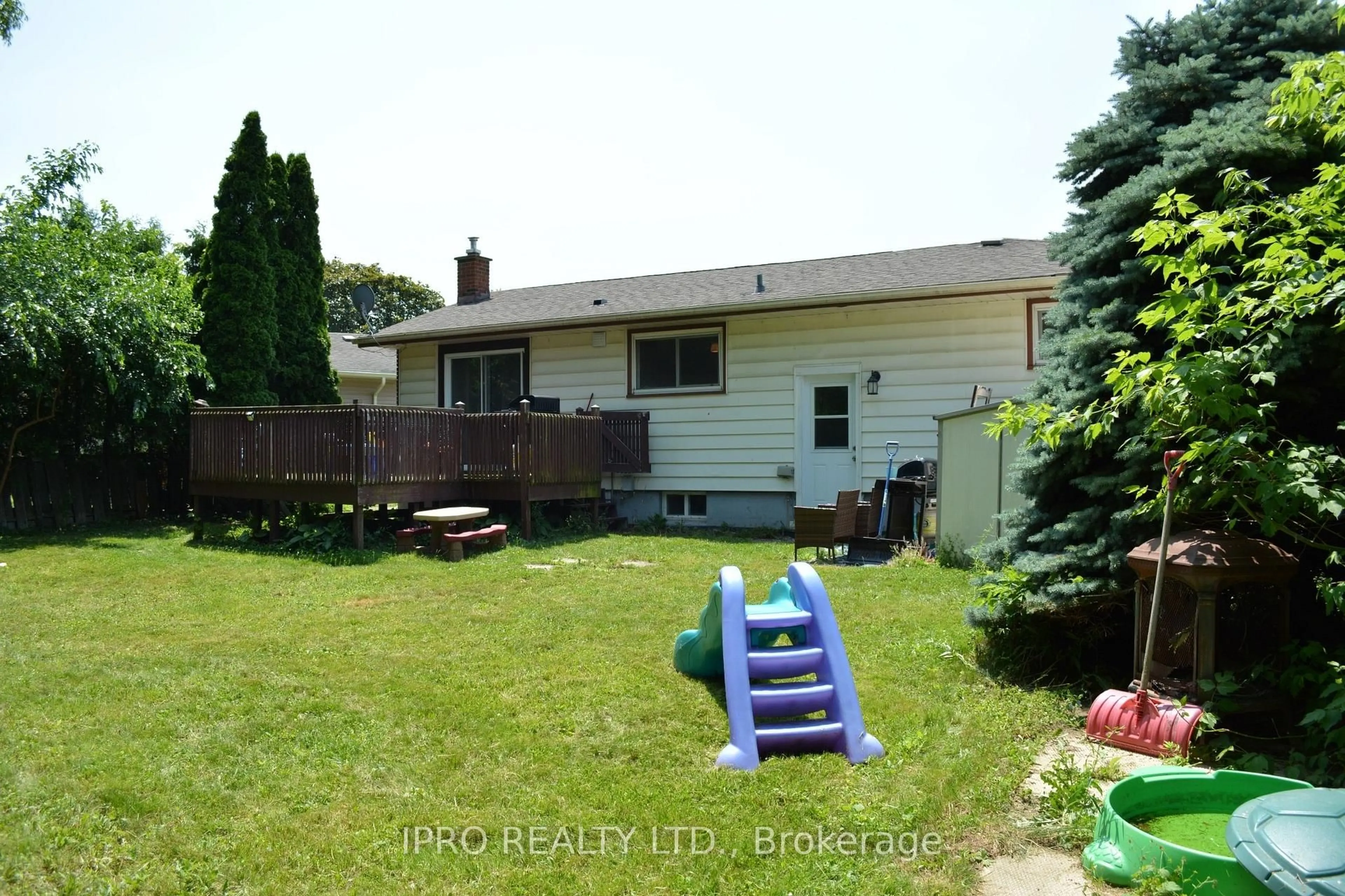 Patio, unknown for 40 Brookdale Ave, St. Catharines Ontario L2T 2T5