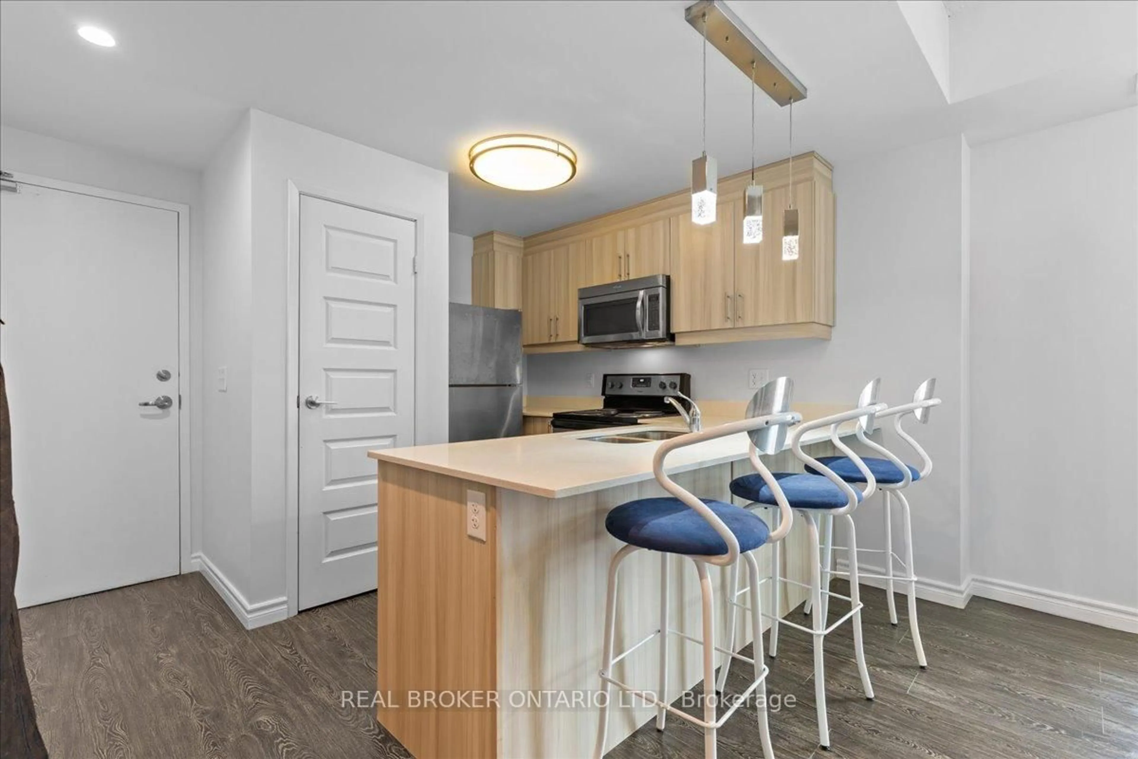 Unknown for 158 King St #1105, Waterloo Ontario N2J 2Y2